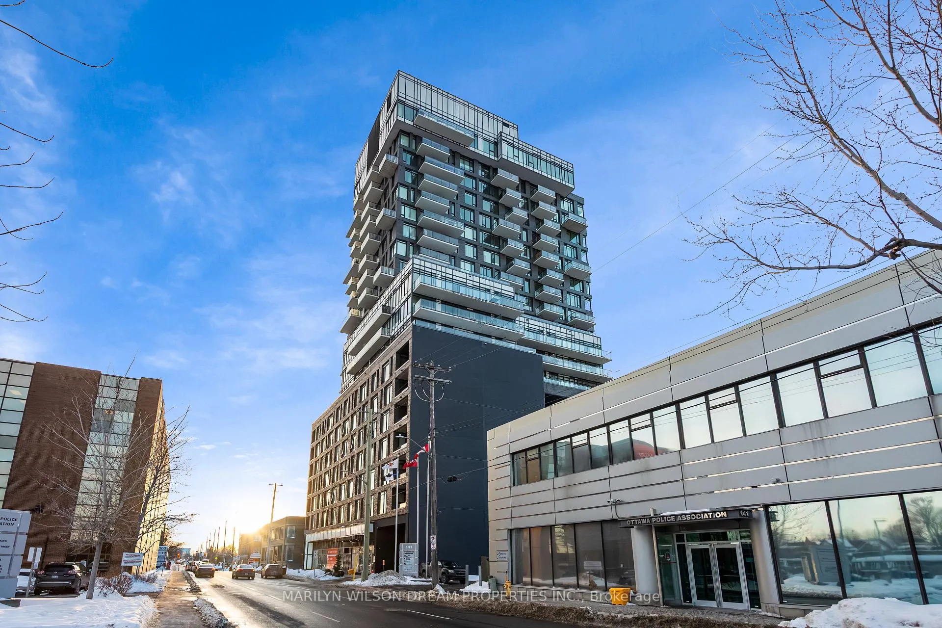 Front of Unit 1701, 203 Catherine Street