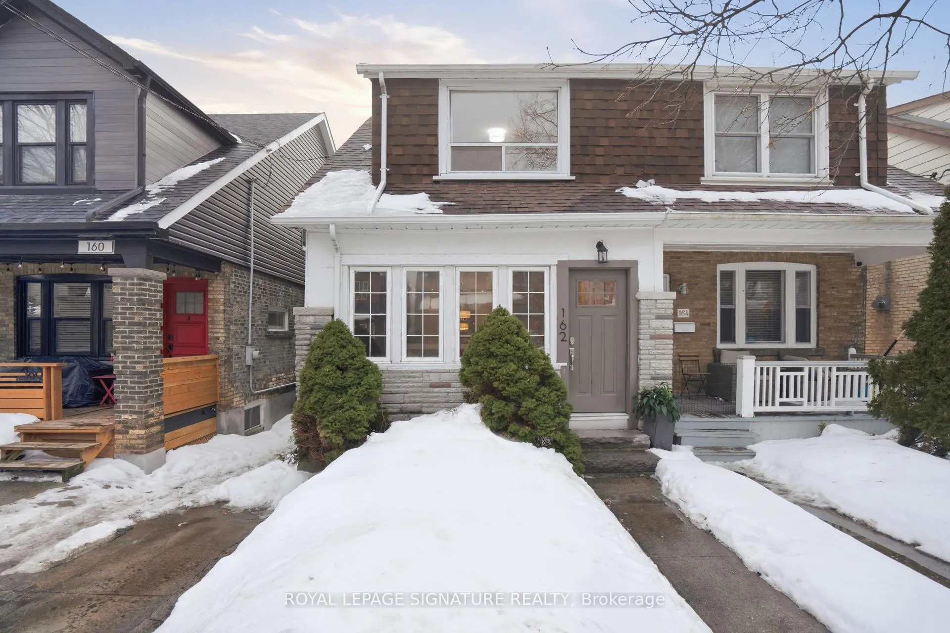 Photo 3 of 162 Kingsmount Park Road, Toronto, Woodbine Corridor — HOMEH