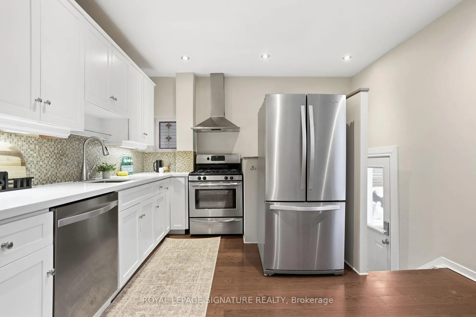 Photo 10 of 162 Kingsmount Park Road, Toronto, Woodbine Corridor — HOMEH
