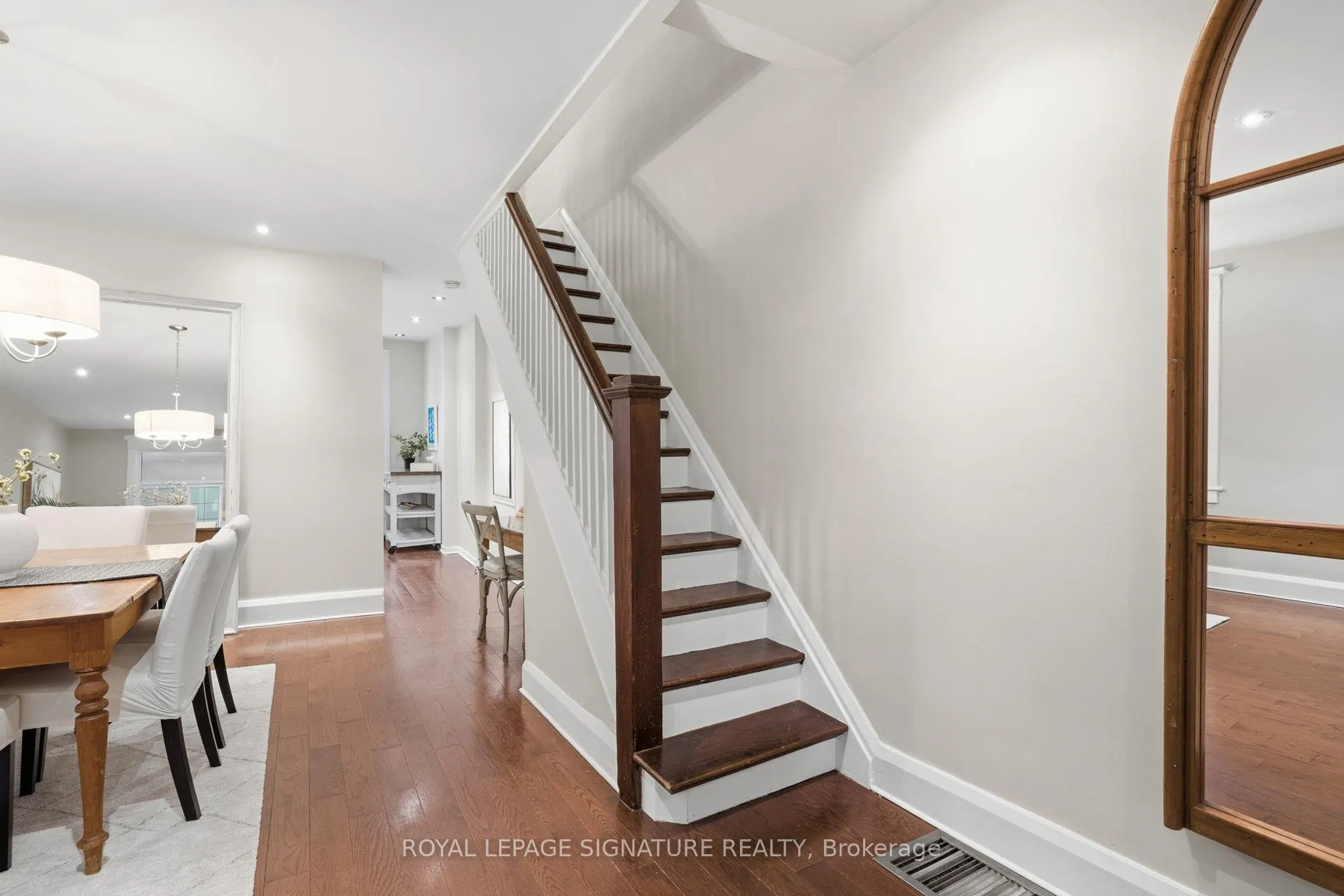 Photo 15 of 162 Kingsmount Park Road, Toronto, Woodbine Corridor — HOMEH