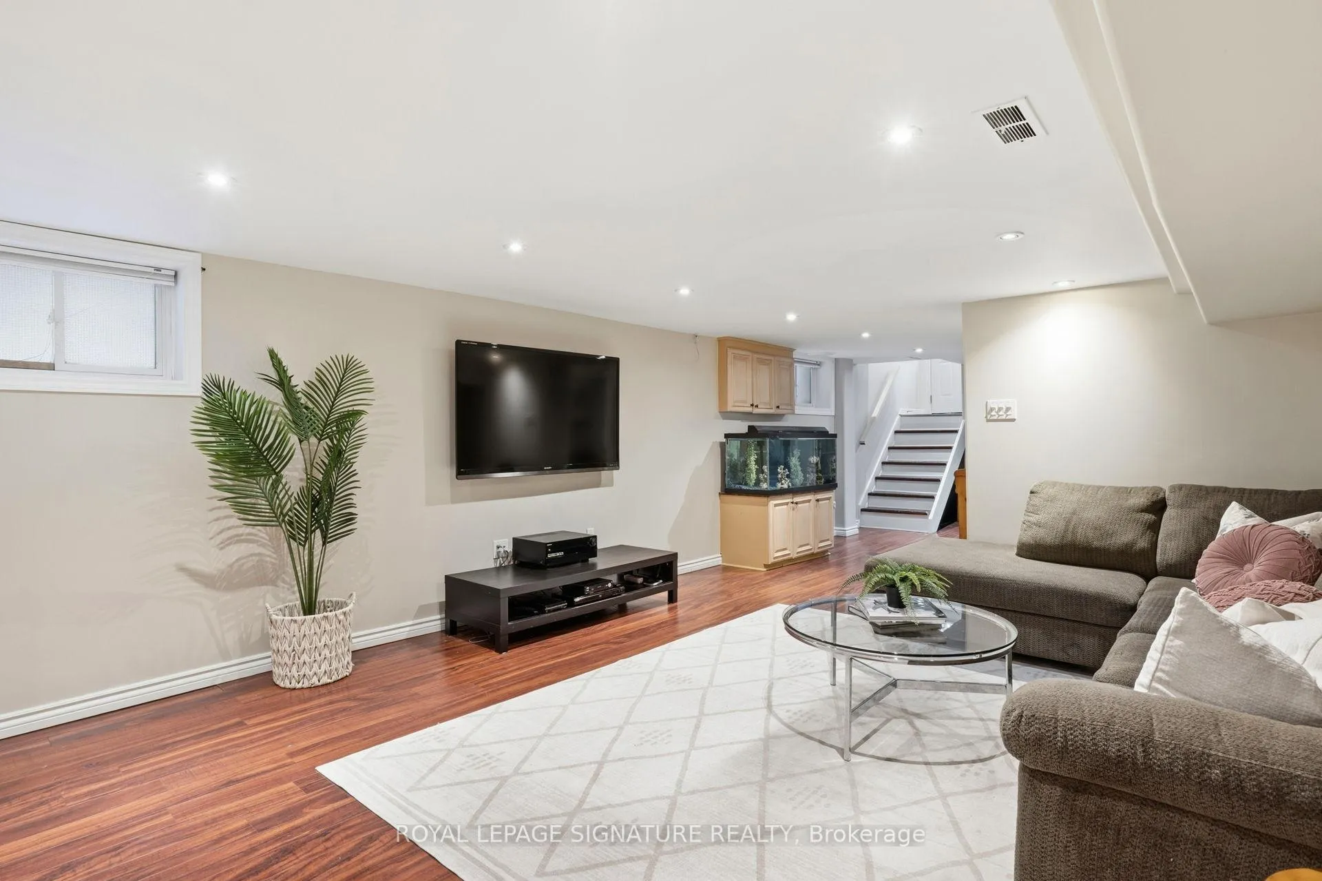 Photo 27 of 162 Kingsmount Park Road, Toronto, Woodbine Corridor — HOMEH