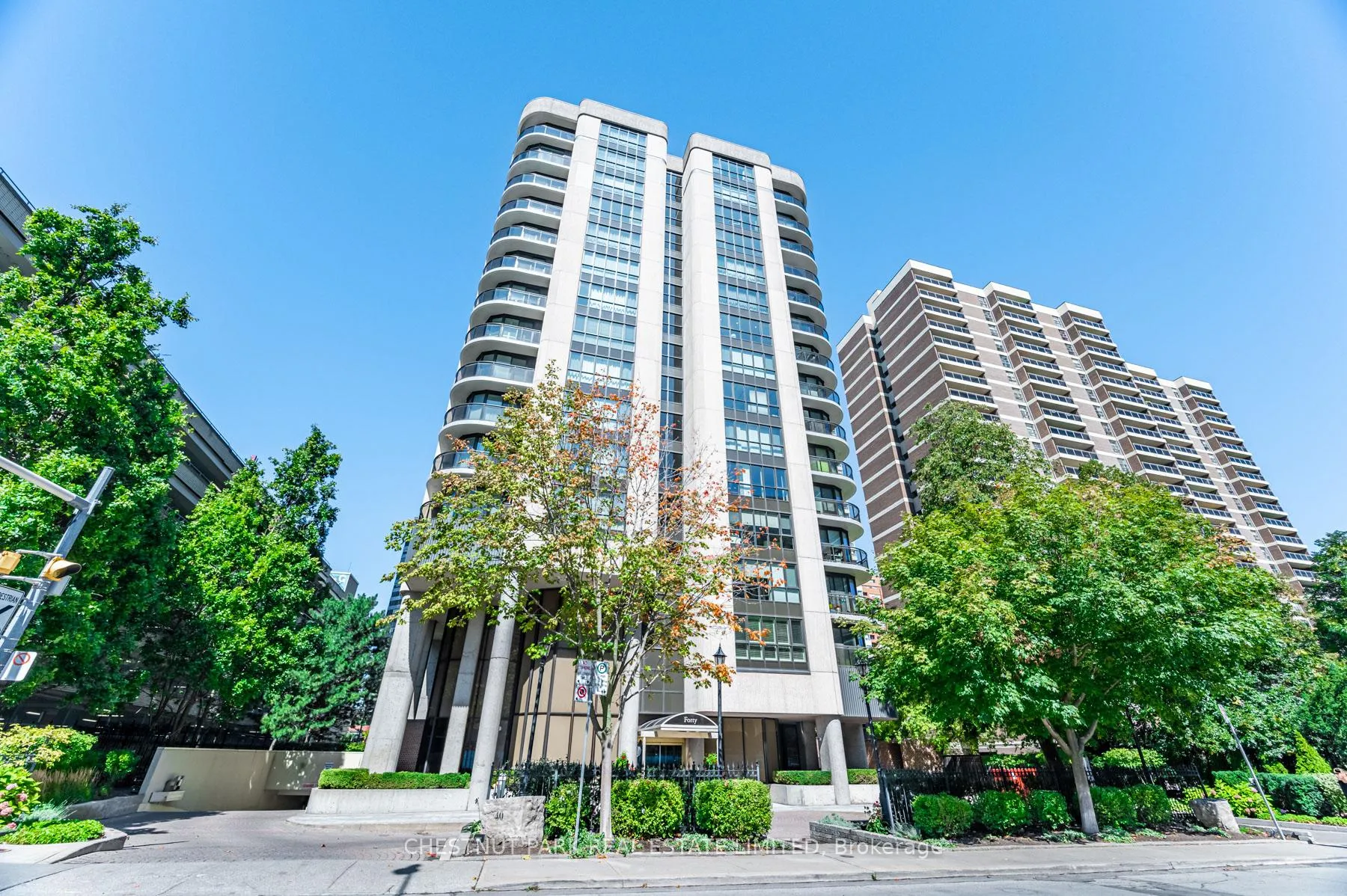 Photo 1 of Unit 604, 40 Rosehill Avenue, Toronto, Rosedale-Moore Park — HOMEH