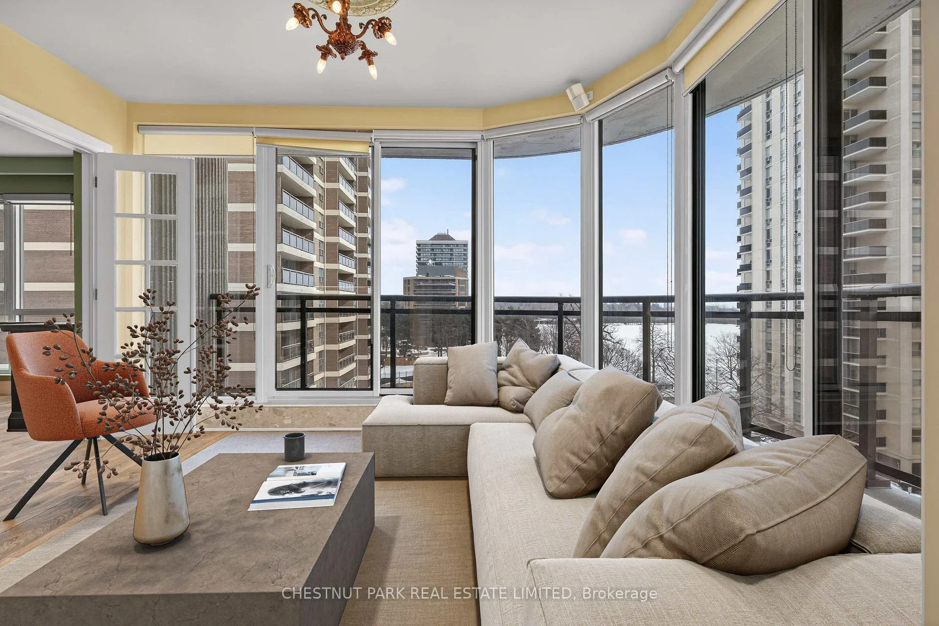 Photo 4 of Unit 604, 40 Rosehill Avenue, Toronto, Rosedale-Moore Park — HOMEH