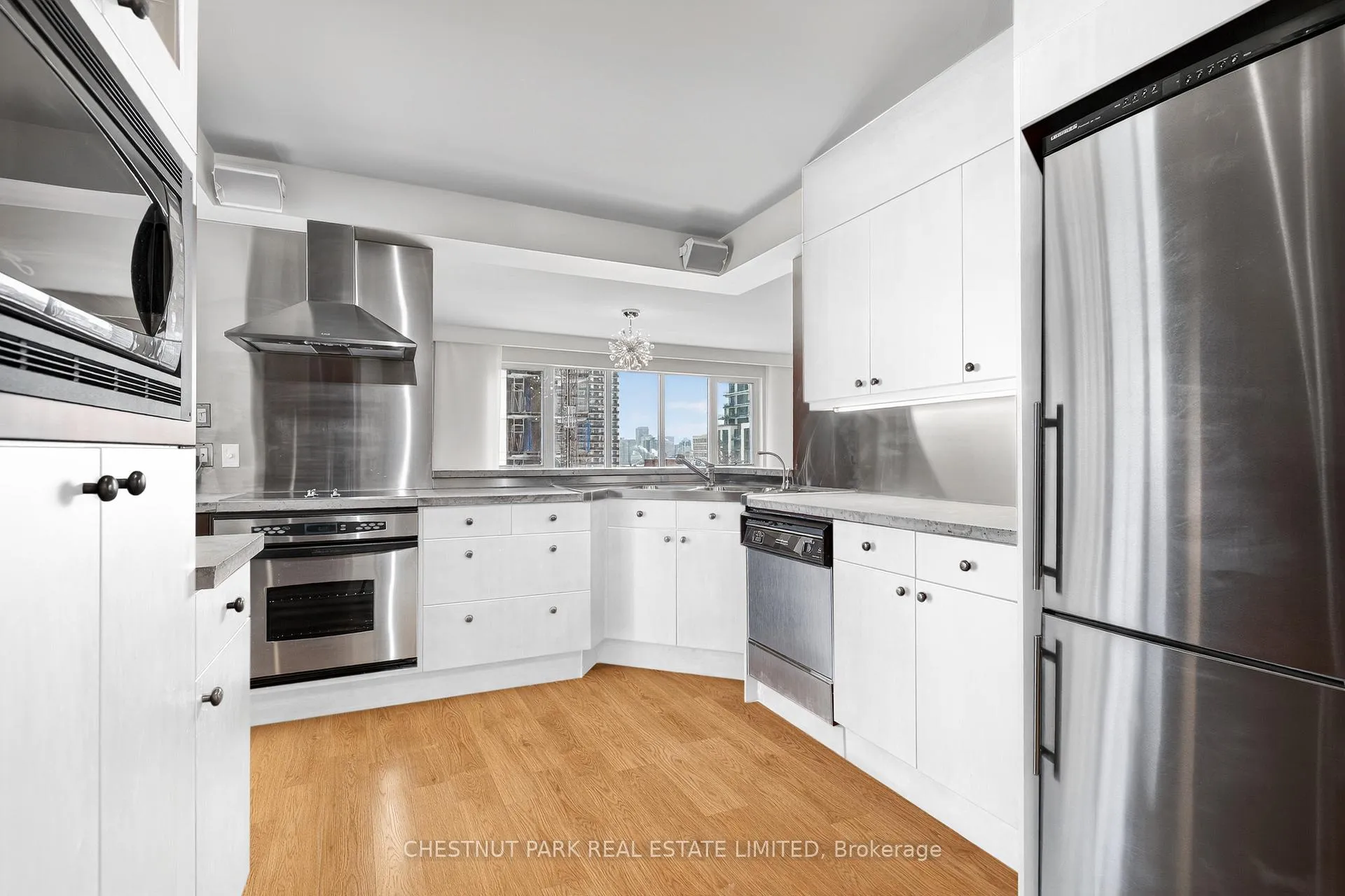 Photo 6 of Unit 604, 40 Rosehill Avenue, Toronto, Rosedale-Moore Park — HOMEH
