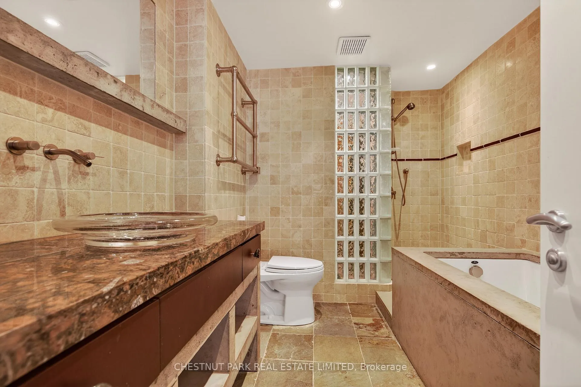 Photo 22 of Unit 604, 40 Rosehill Avenue, Toronto, Rosedale-Moore Park — HOMEH