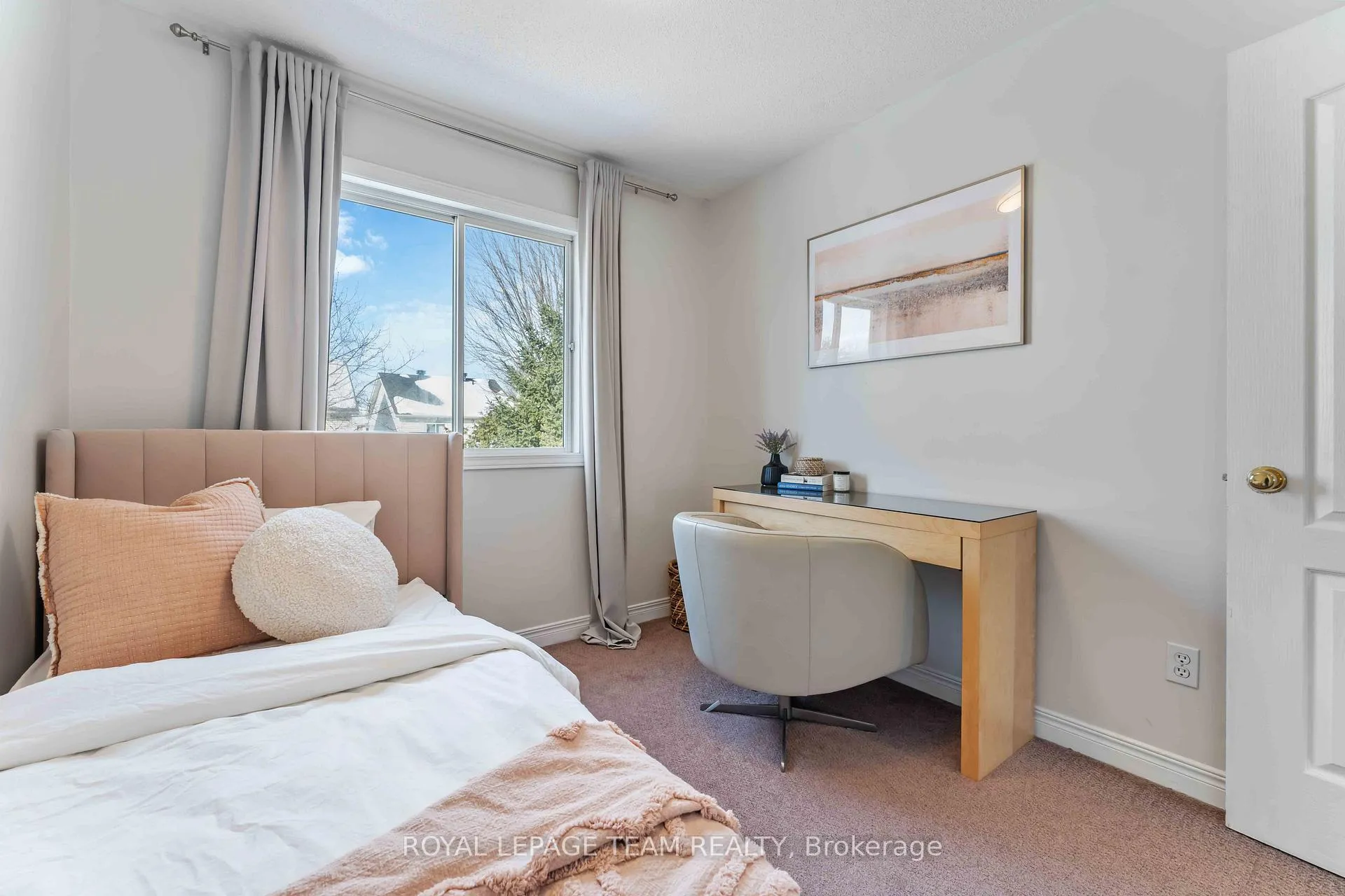 Photo 25 of 57 Redpath Drive, Ottawa, Barrhaven East — HOMEH