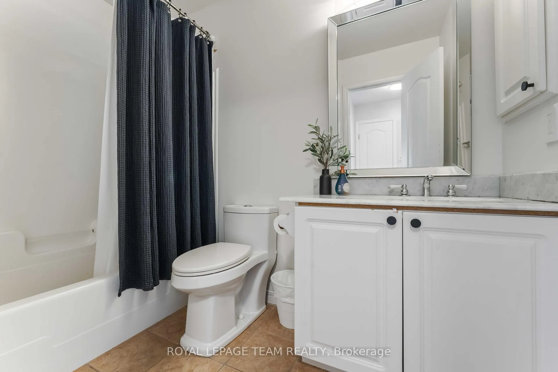 Photo 30 of 57 Redpath Drive, Ottawa, Barrhaven East — HOMEH