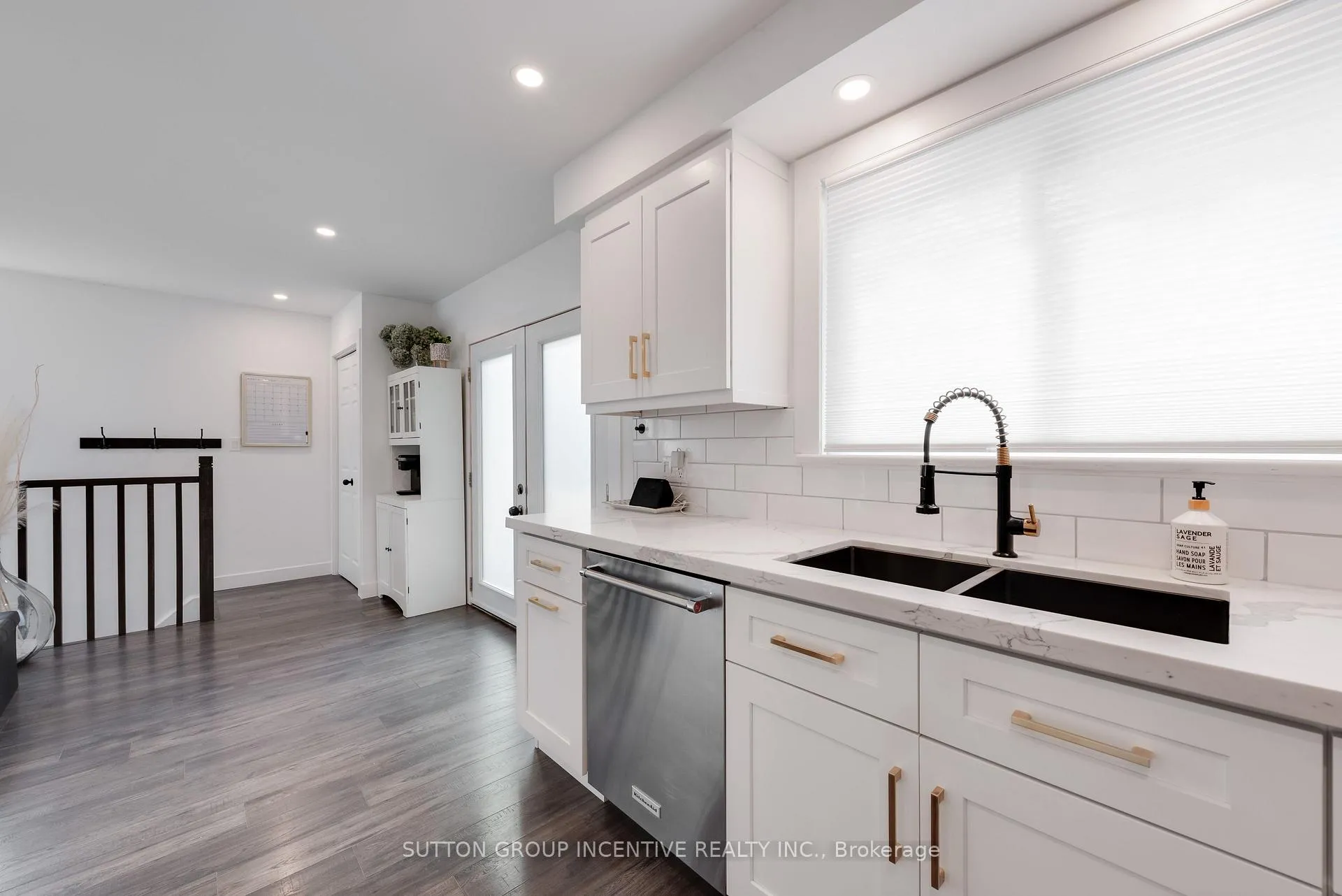 Photo 2 of 87 Dunlop Street, Orillia — HOMEH