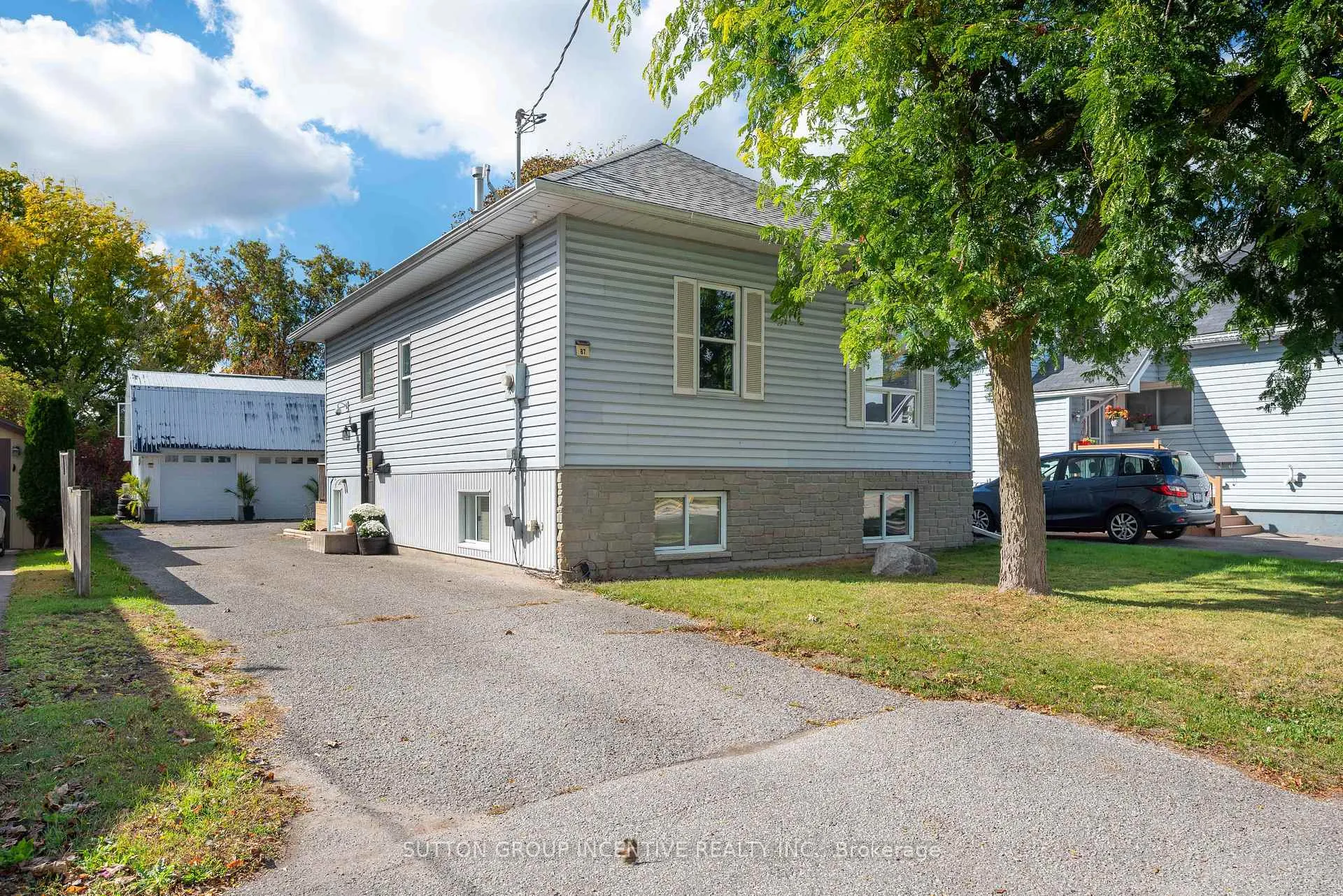 Photo 3 of 87 Dunlop Street, Orillia — HOMEH