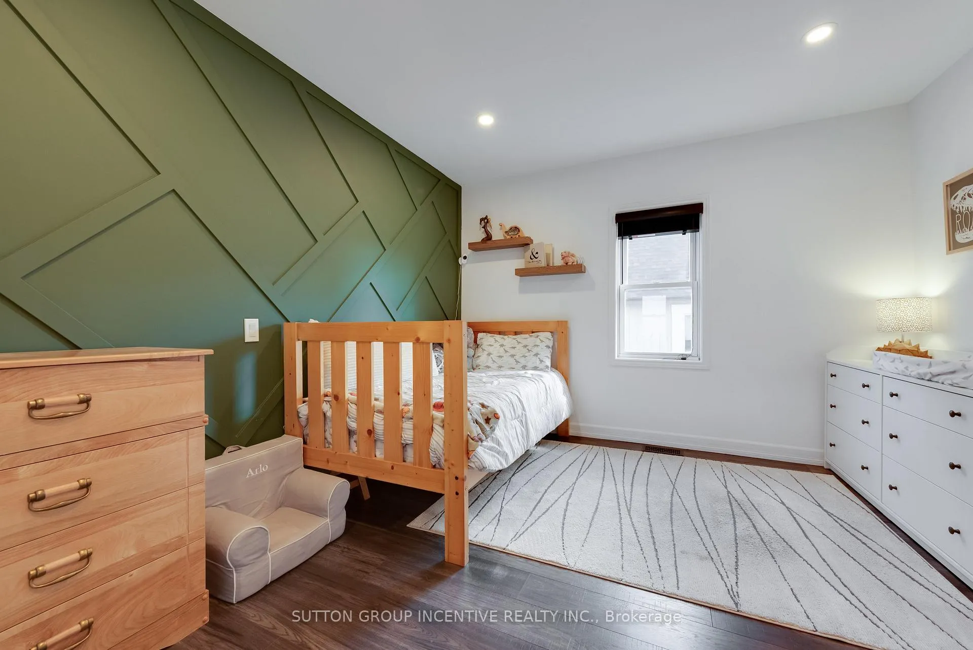 Photo 7 of 87 Dunlop Street, Orillia — HOMEH