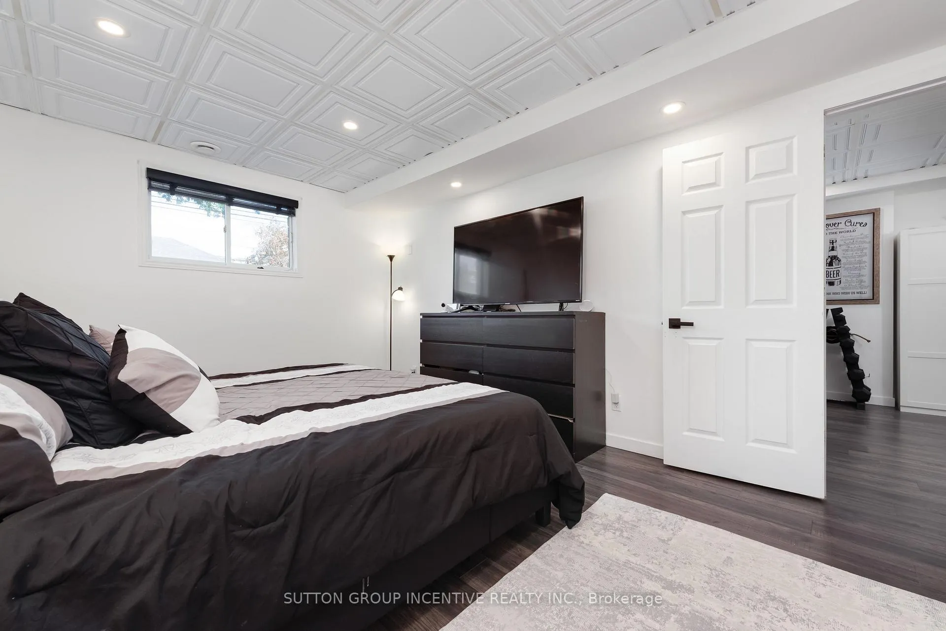 Photo 12 of 87 Dunlop Street, Orillia — HOMEH