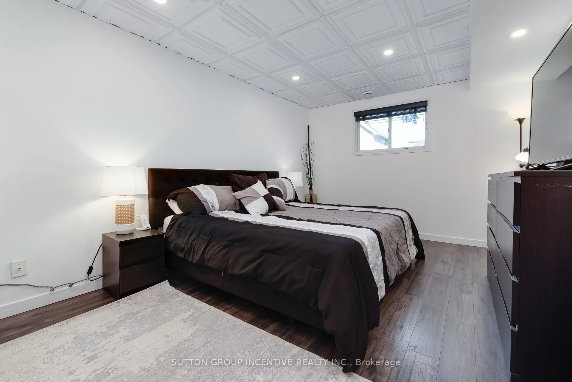 Photo 13 of 87 Dunlop Street, Orillia — HOMEH