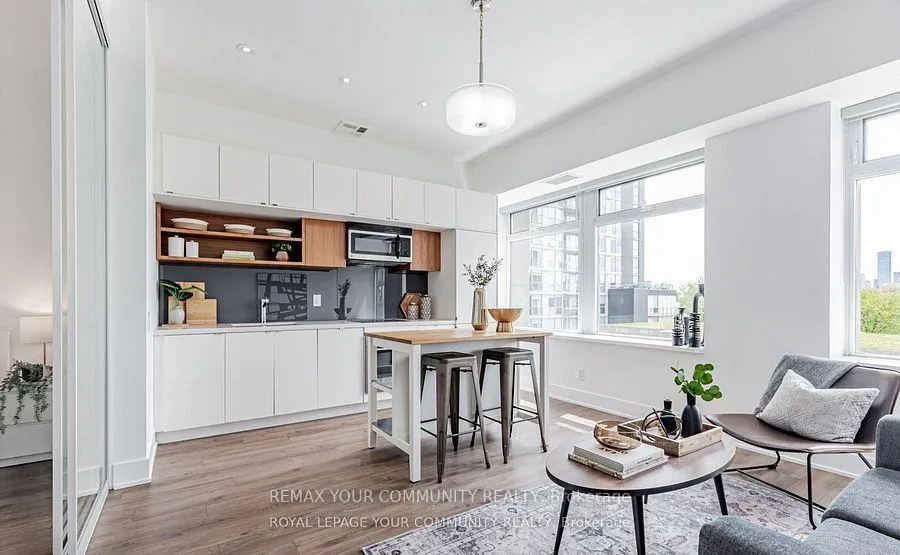 Photo 7 of Unit 415, 111 St. Clair Avenue W, Toronto, Yonge-St. Clair — HOMEH