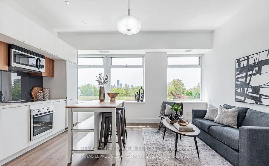 Photo 8 of Unit 415, 111 St. Clair Avenue W, Toronto, Yonge-St. Clair — HOMEH