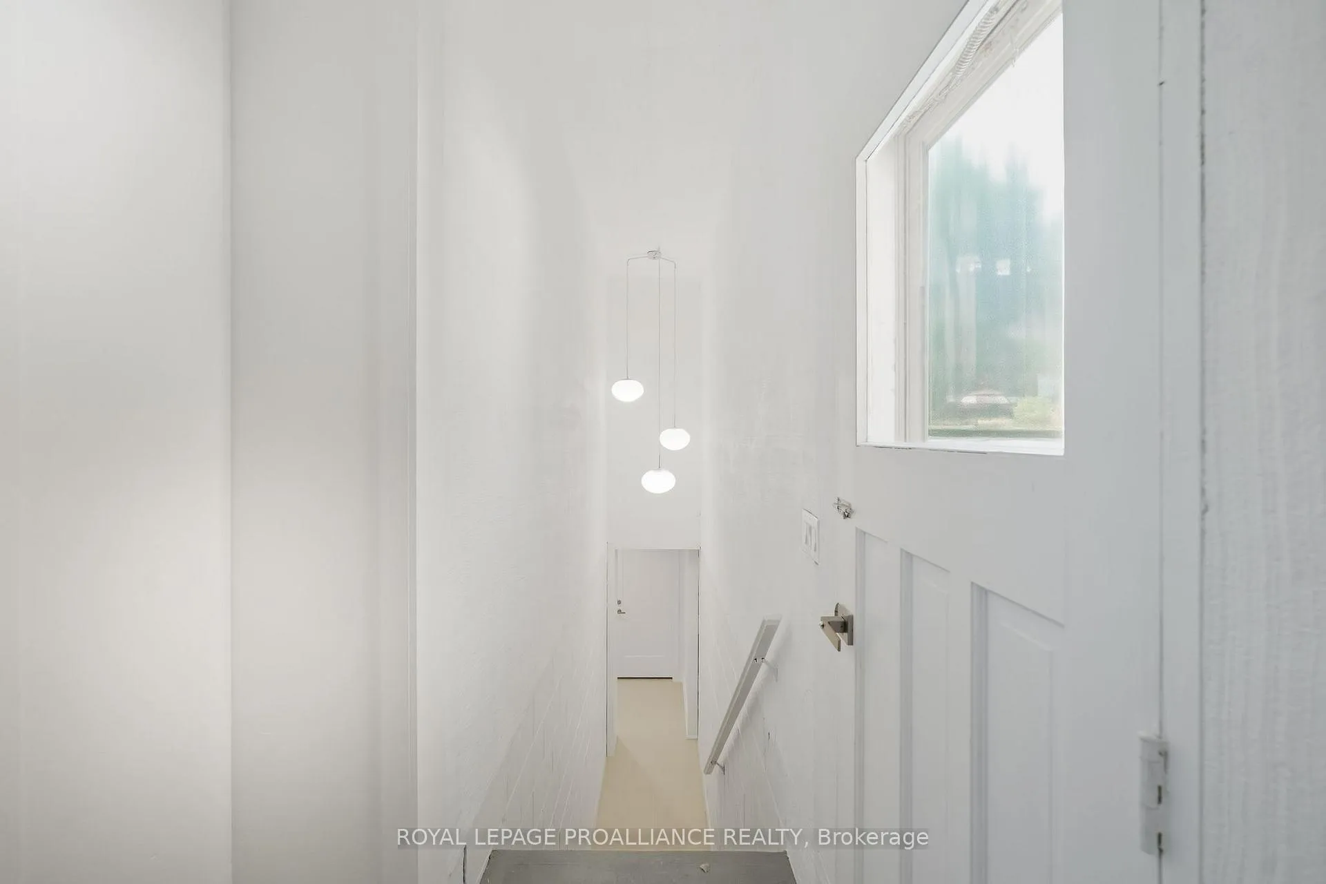 Photo 6 of 45 Hamilton Avenue, Cobourg — HOMEH