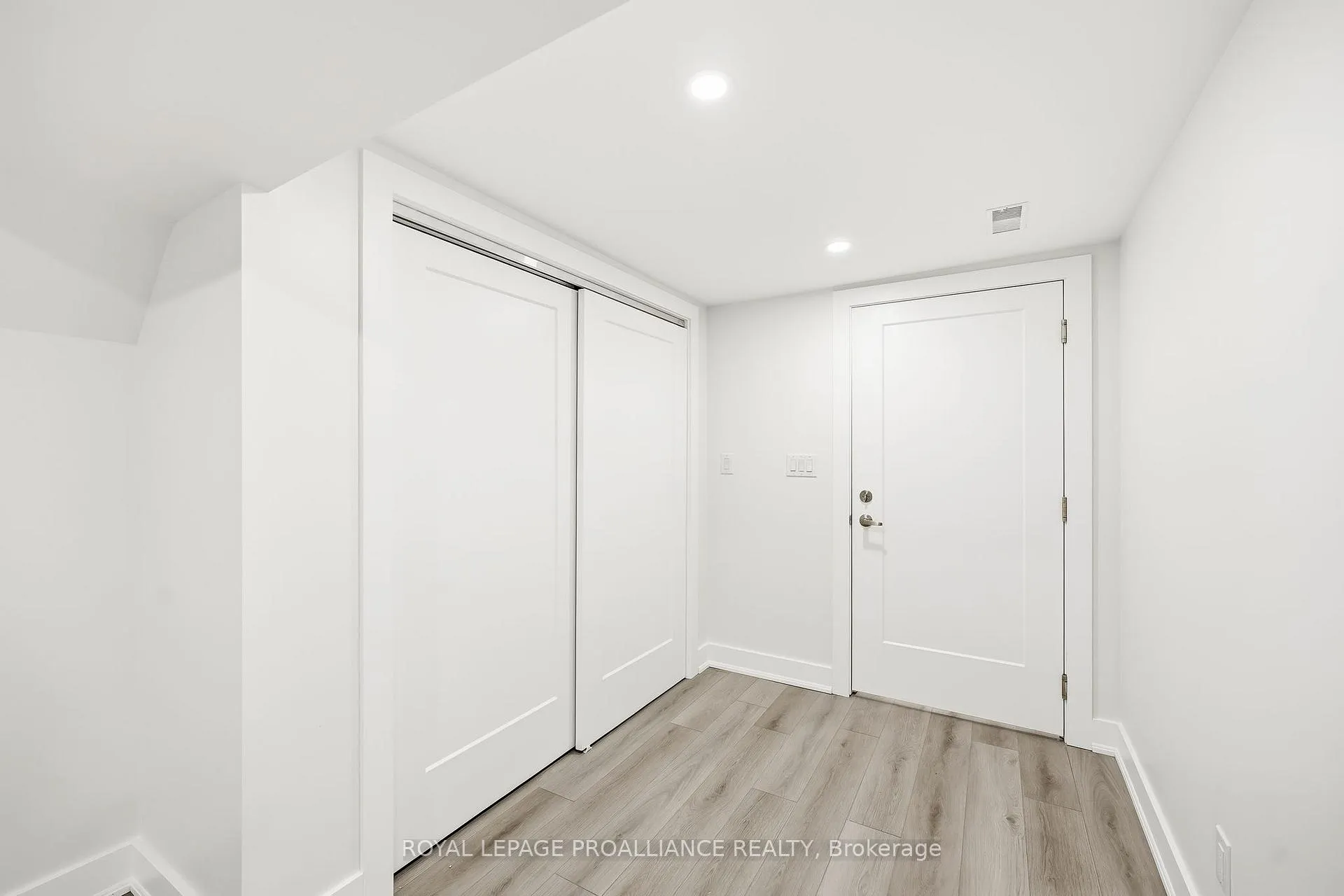 Photo 8 of 45 Hamilton Avenue, Cobourg — HOMEH