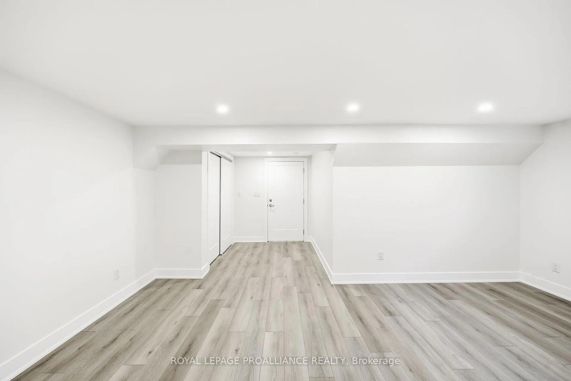 Photo 24 of 45 Hamilton Avenue, Cobourg — HOMEH