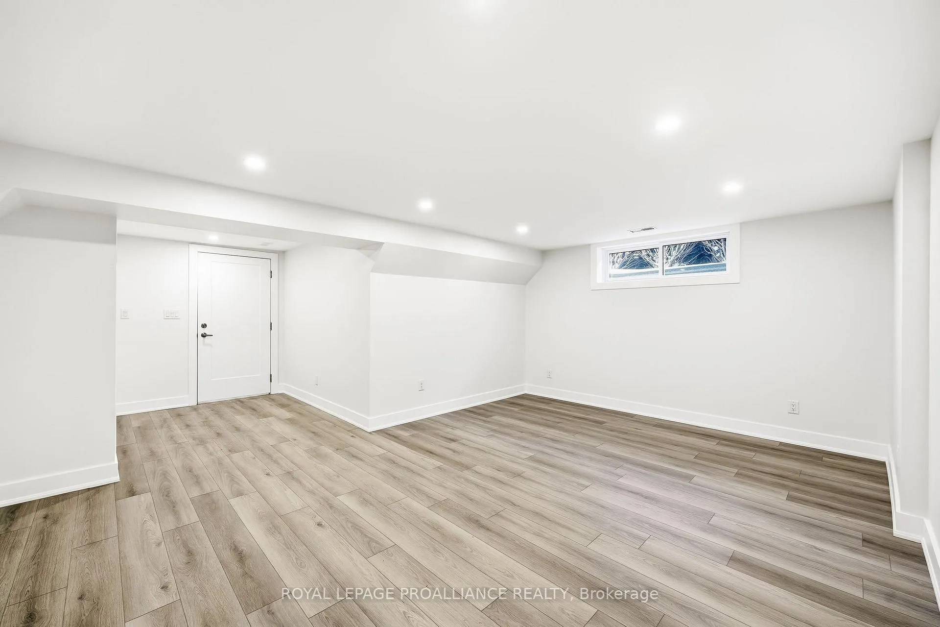 Photo 25 of 45 Hamilton Avenue, Cobourg — HOMEH