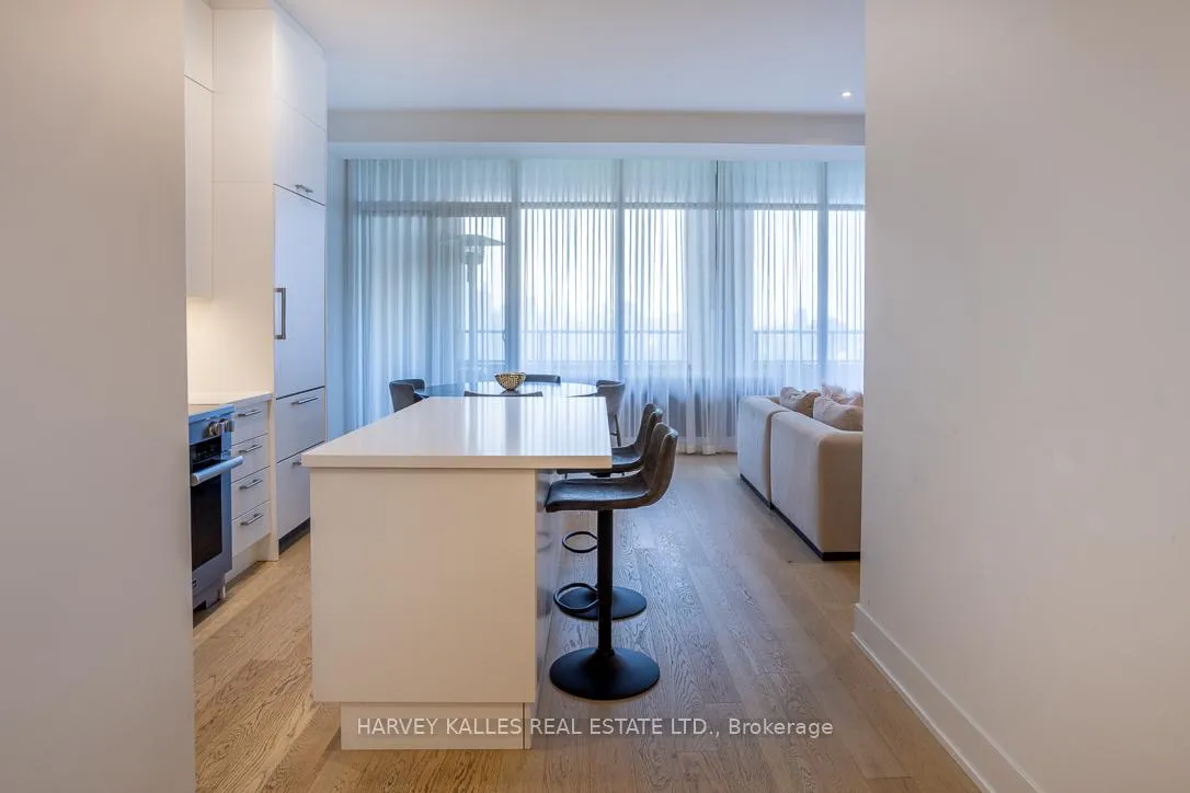 Photo 4 of Unit 1013, 111 St Clair Avenue W, Toronto, Yonge-St. Clair — HOMEH