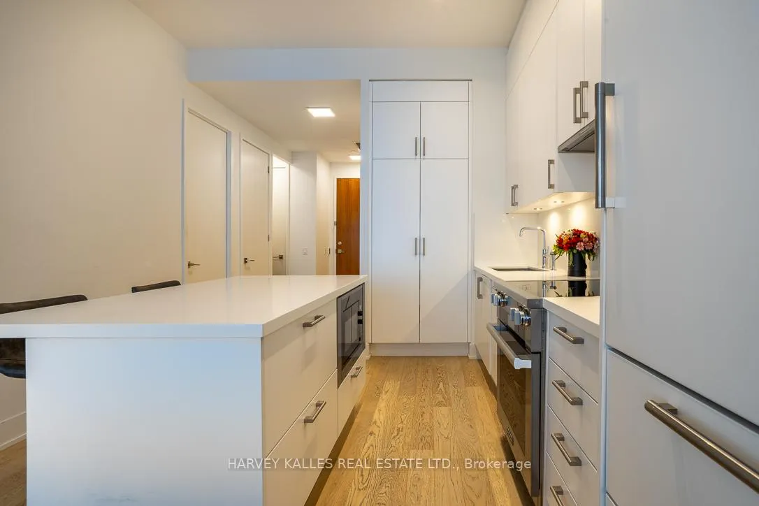 Photo 8 of Unit 1013, 111 St Clair Avenue W, Toronto, Yonge-St. Clair — HOMEH