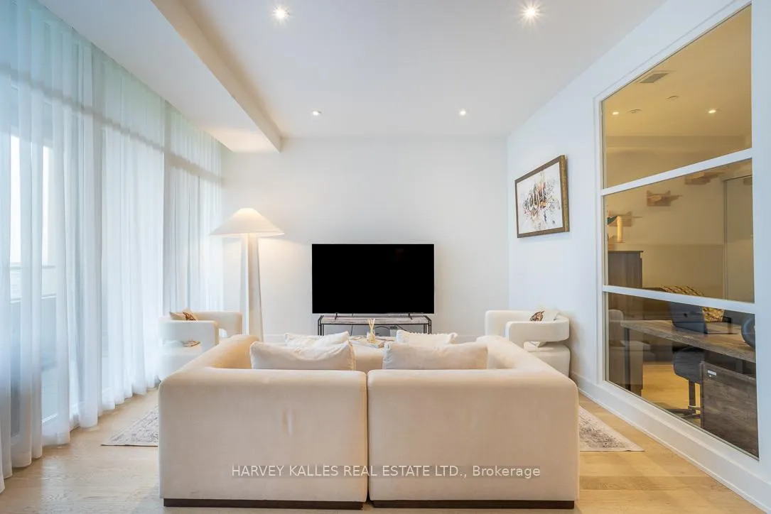 Photo 10 of Unit 1013, 111 St Clair Avenue W, Toronto, Yonge-St. Clair — HOMEH