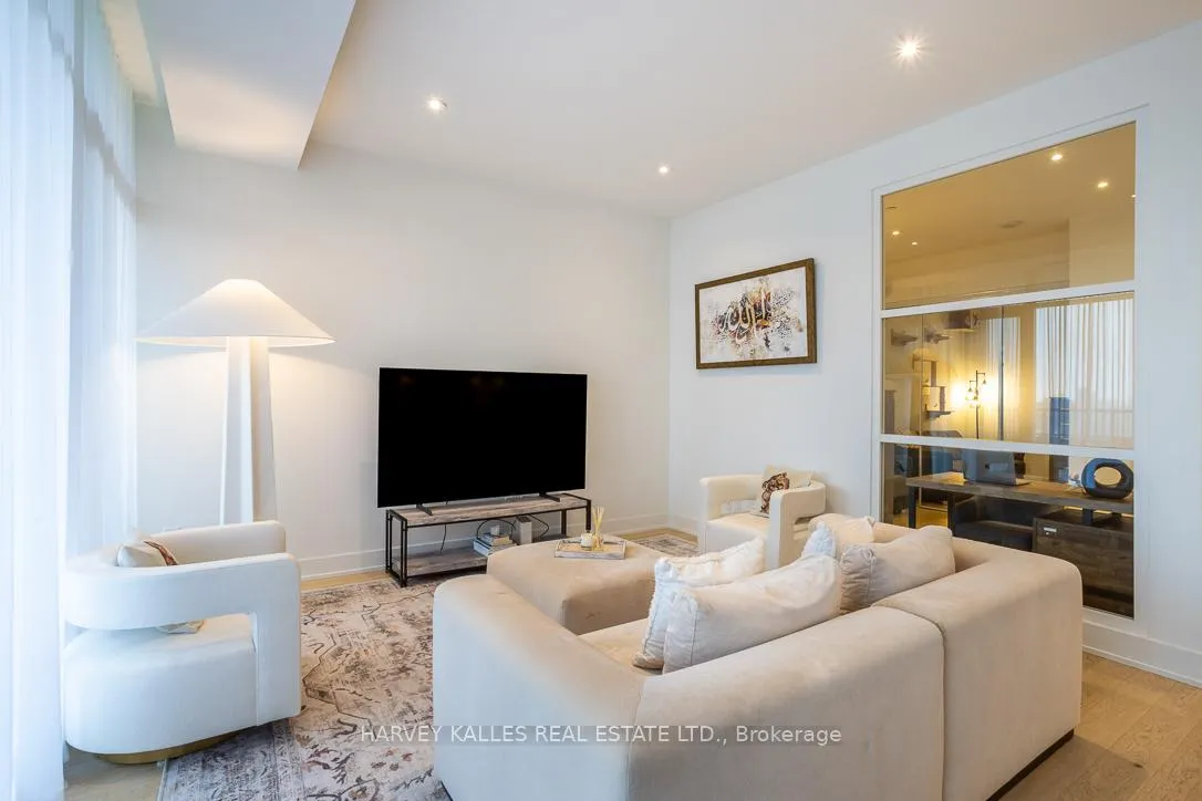 Photo 11 of Unit 1013, 111 St Clair Avenue W, Toronto, Yonge-St. Clair — HOMEH
