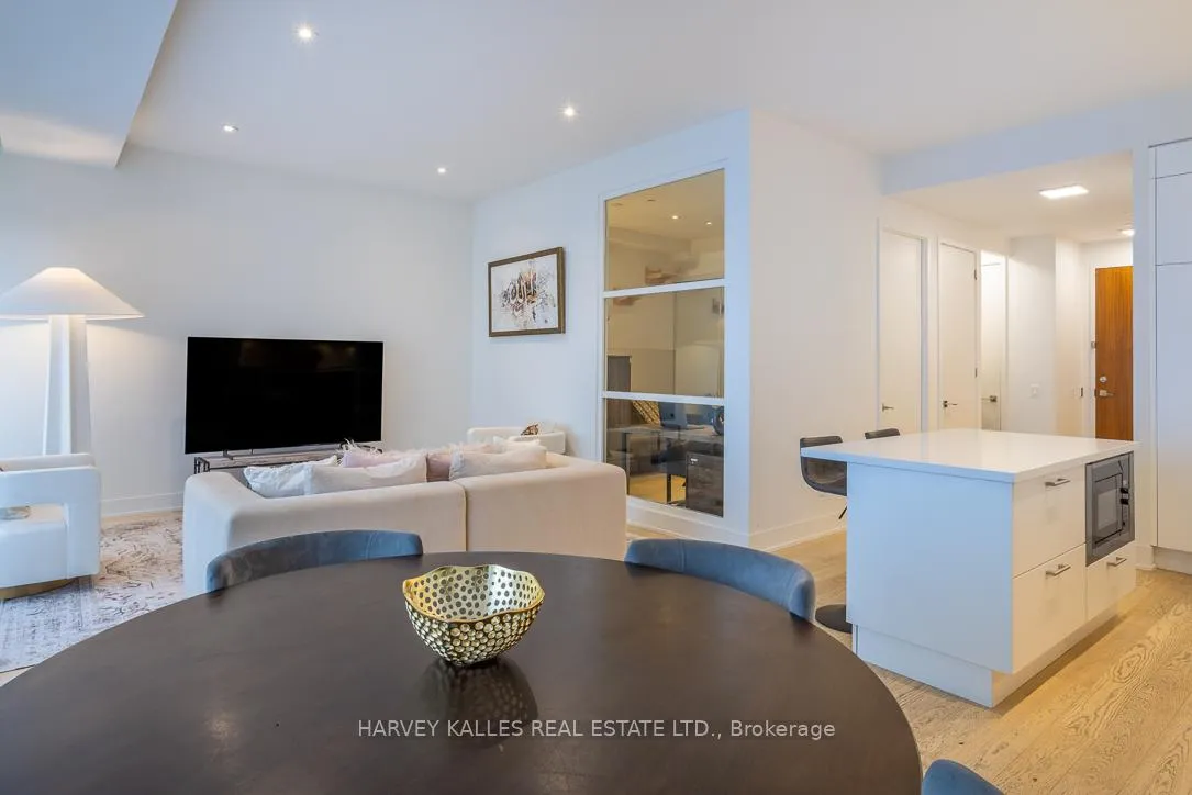 Photo 14 of Unit 1013, 111 St Clair Avenue W, Toronto, Yonge-St. Clair — HOMEH
