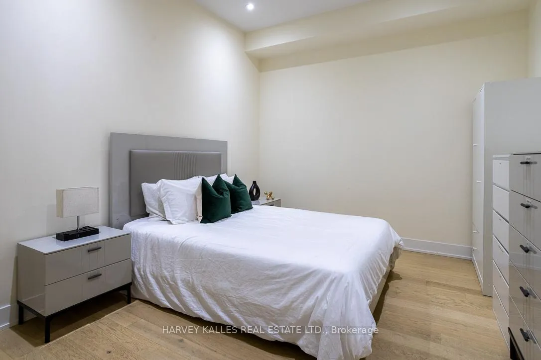 Photo 31 of Unit 1013, 111 St Clair Avenue W, Toronto, Yonge-St. Clair — HOMEH