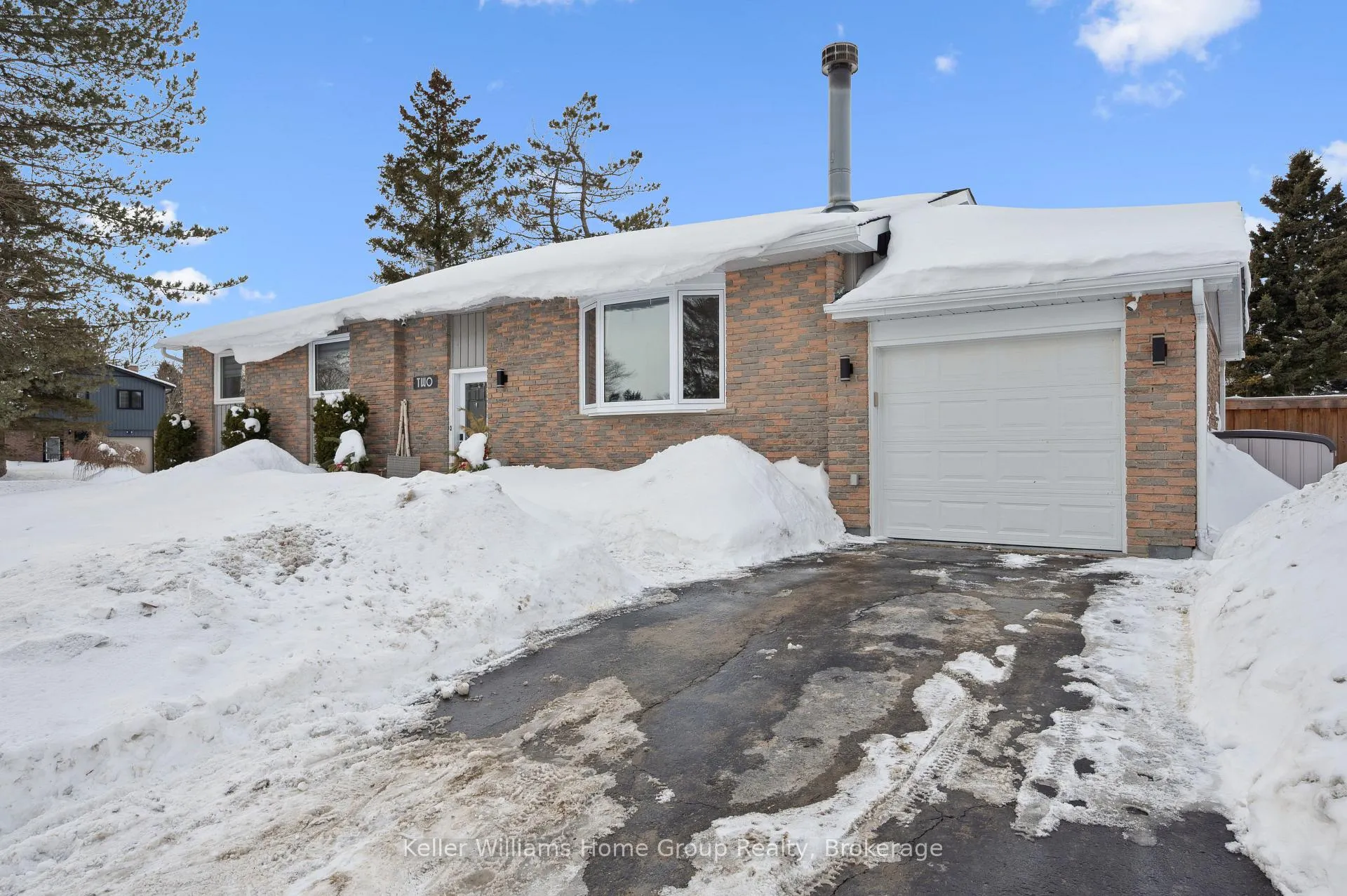 Photo 3 of 2 Douglas Crescent Hill, Erin, Rural Erin — HOMEH