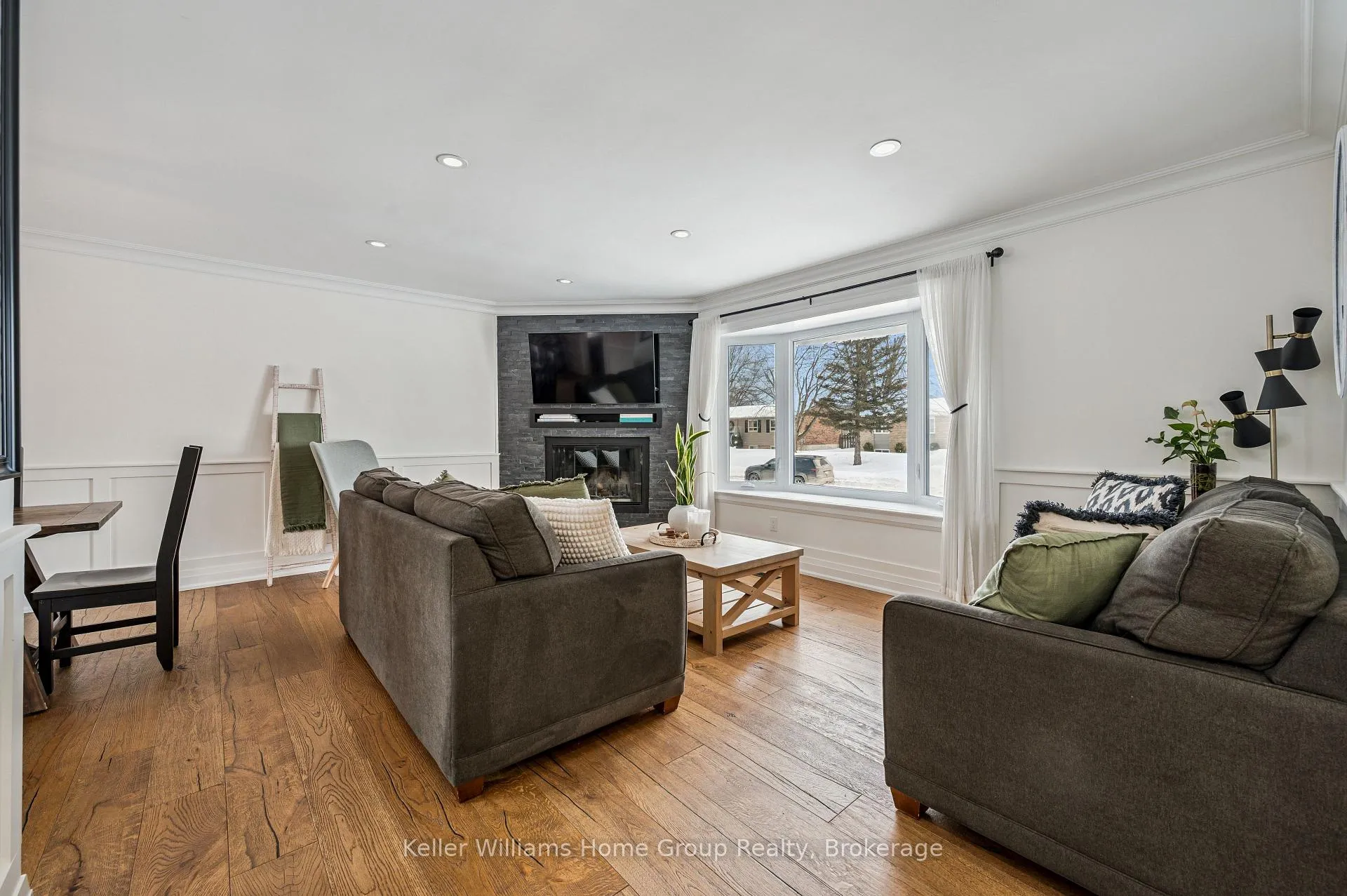 Photo 7 of 2 Douglas Crescent Hill, Erin, Rural Erin — HOMEH