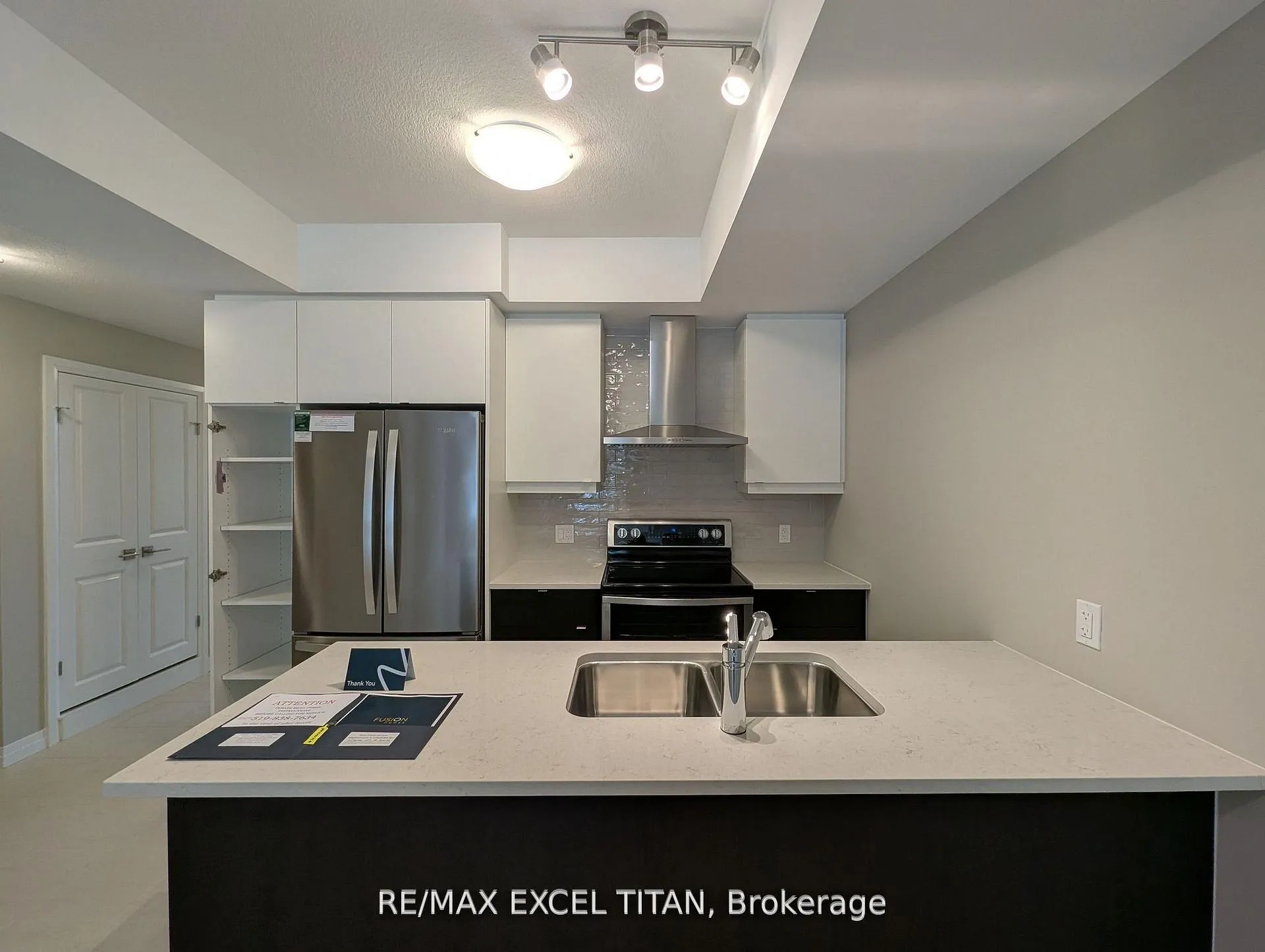 Photo 2 of 74 Thatcher Drive, Guelph, Village By The Arboretum — HOMEH