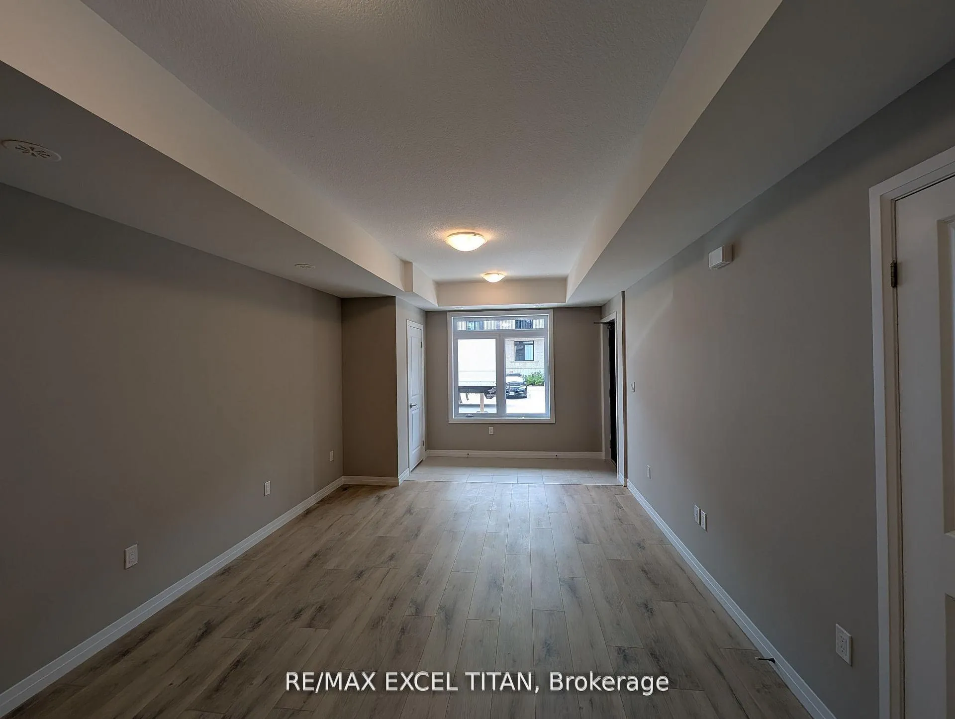 Photo 3 of 74 Thatcher Drive, Guelph, Village By The Arboretum — HOMEH