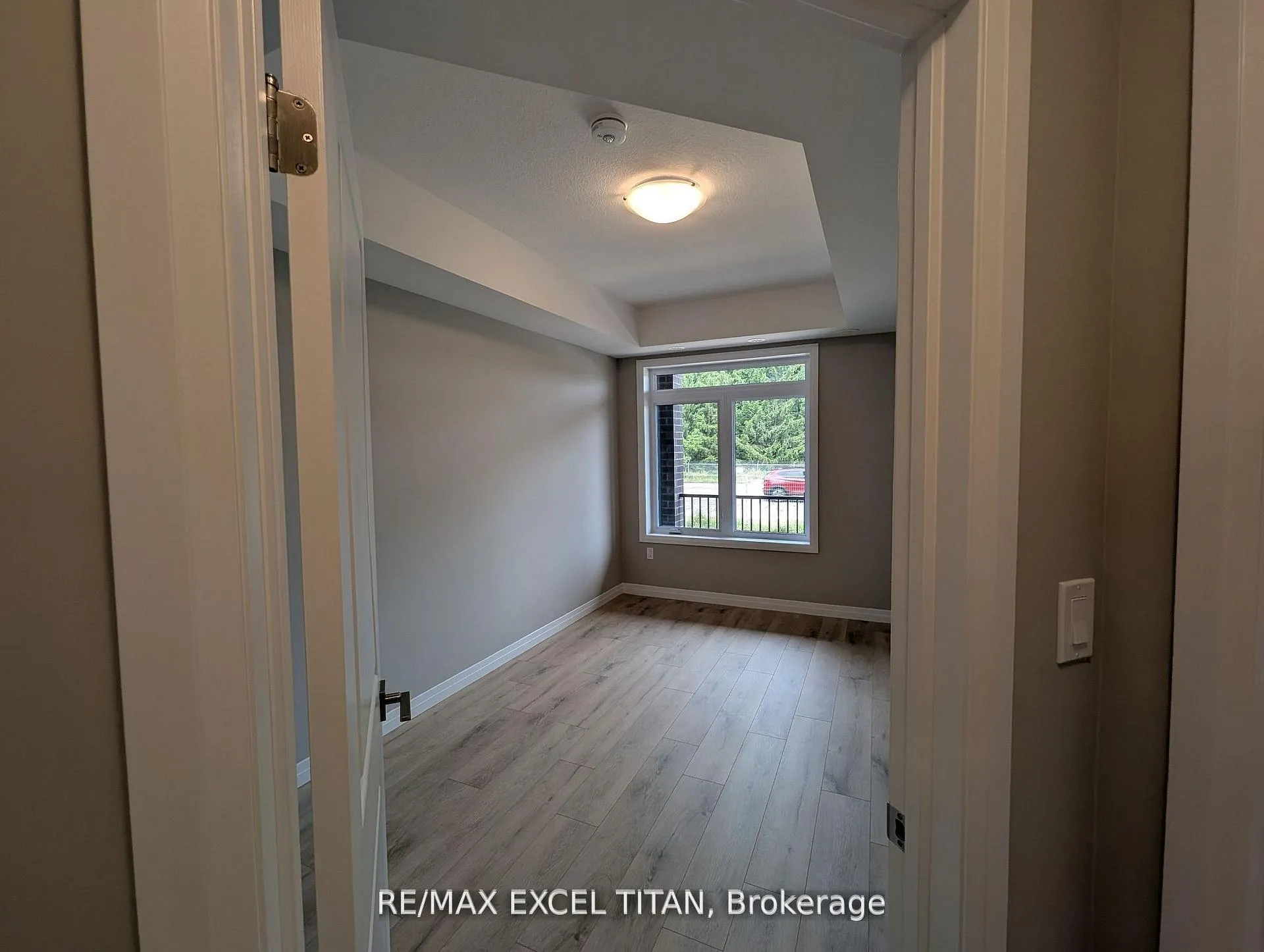 Photo 6 of 74 Thatcher Drive, Guelph, Village By The Arboretum — HOMEH