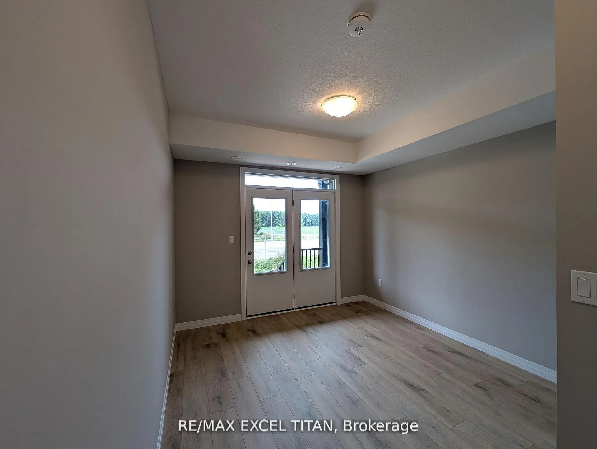 Photo 7 of 74 Thatcher Drive, Guelph, Village By The Arboretum — HOMEH