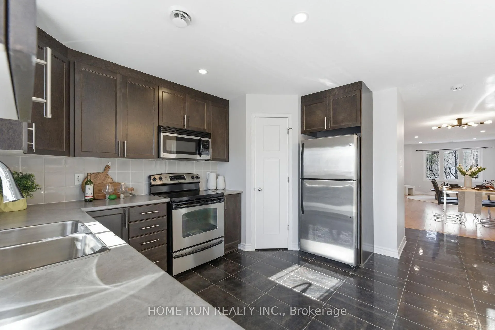 Photo 18 of 462 Leboutillier Avenue, Ottawa, Carson Meadows — HOMEH