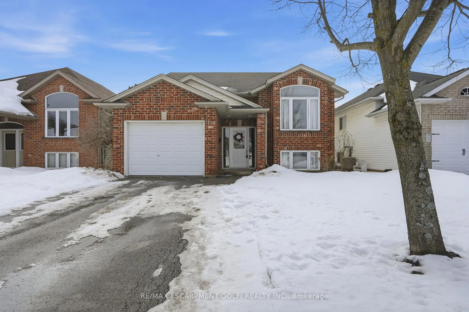 Photo 1 of 136 Courtney Crescent, Welland, N. Welland — HOMEH