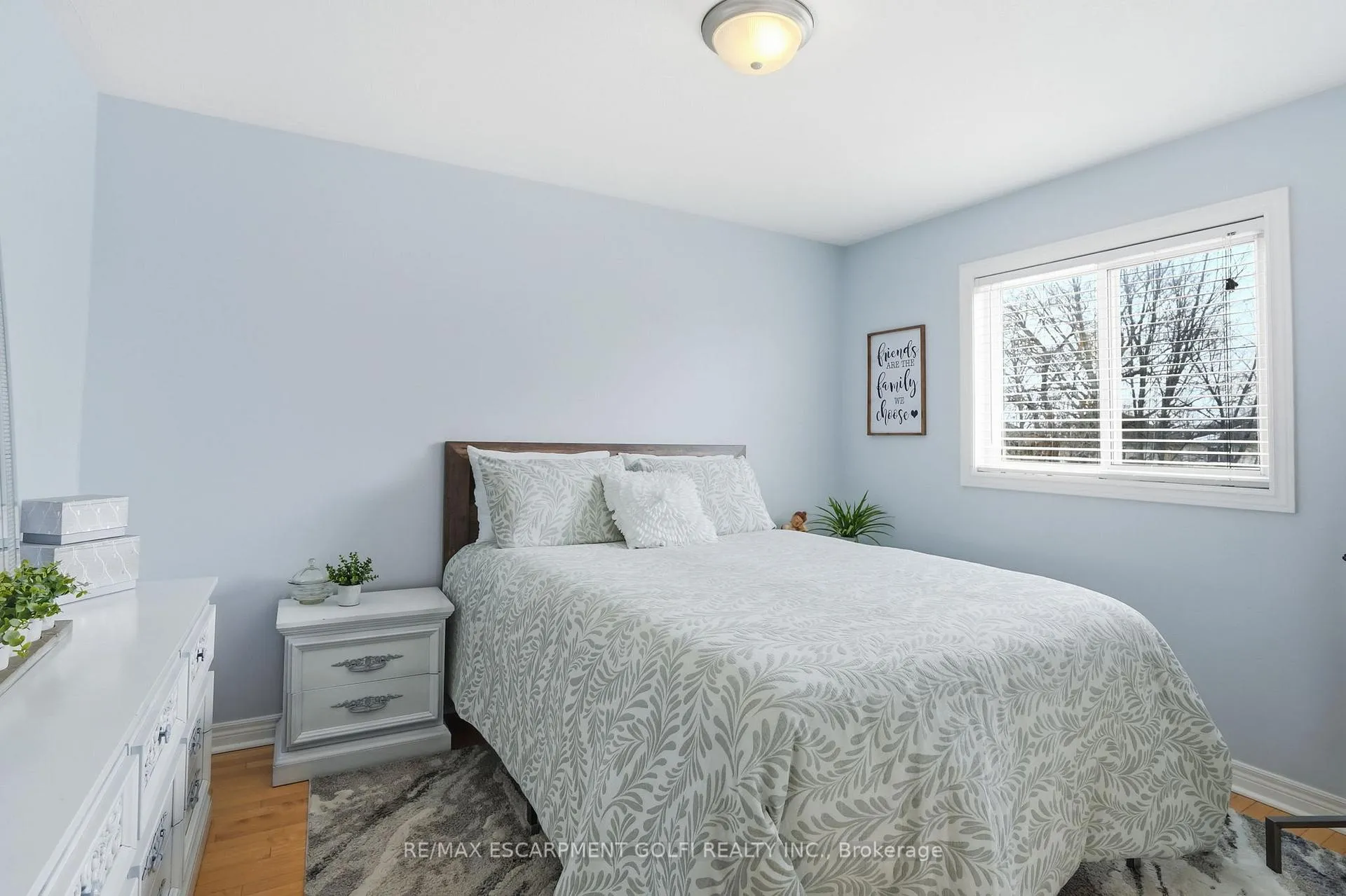 Photo 9 of 136 Courtney Crescent, Welland, N. Welland — HOMEH