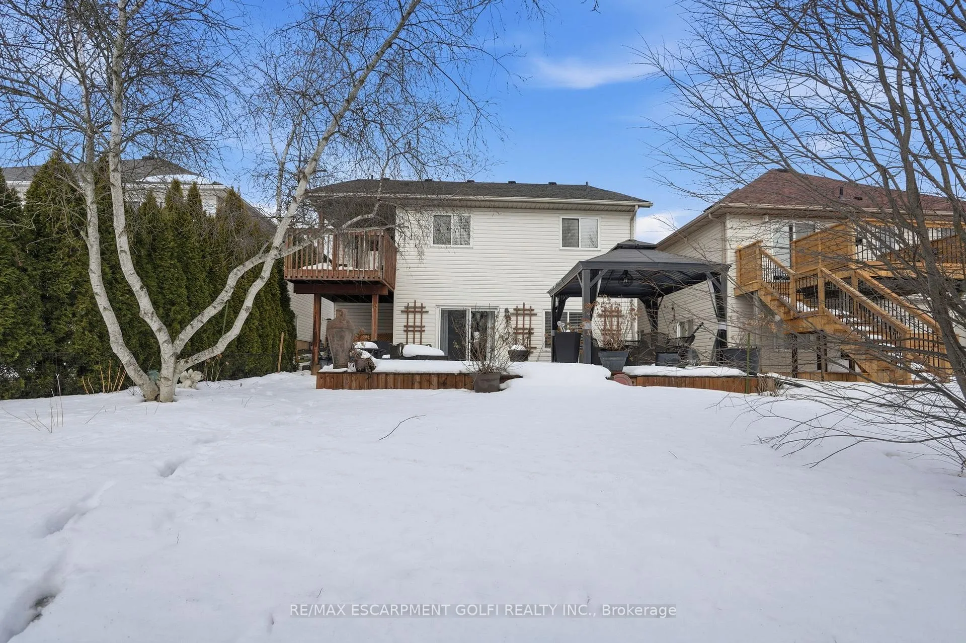Photo 26 of 136 Courtney Crescent, Welland, N. Welland — HOMEH