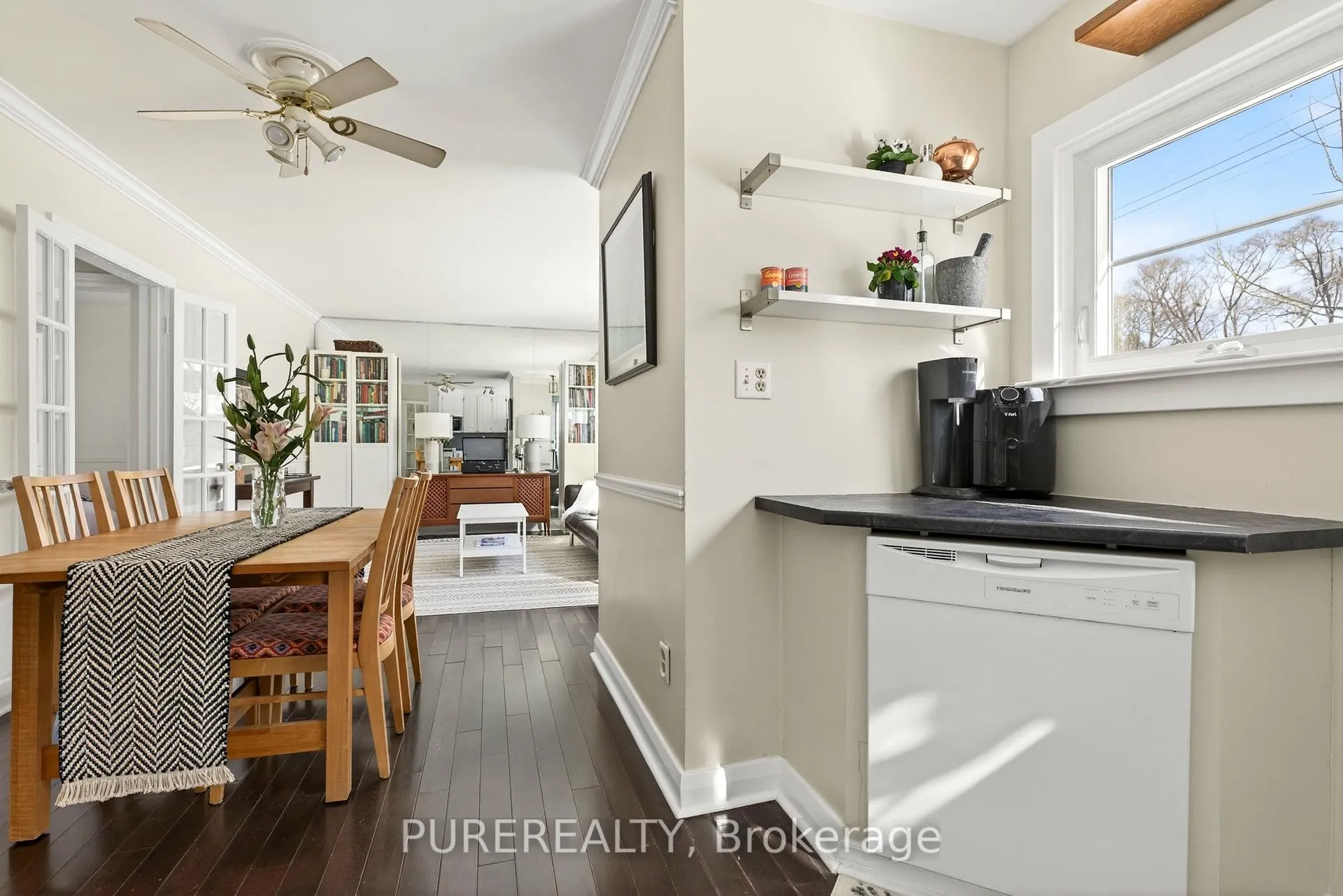 Photo 8 of 2067 Maplewood Drive, Burlington, Brant — HOMEH