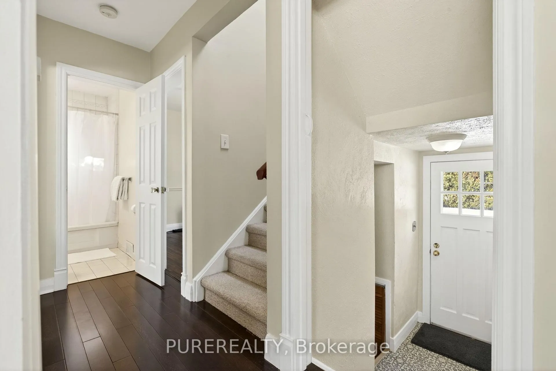 Photo 9 of 2067 Maplewood Drive, Burlington, Brant — HOMEH