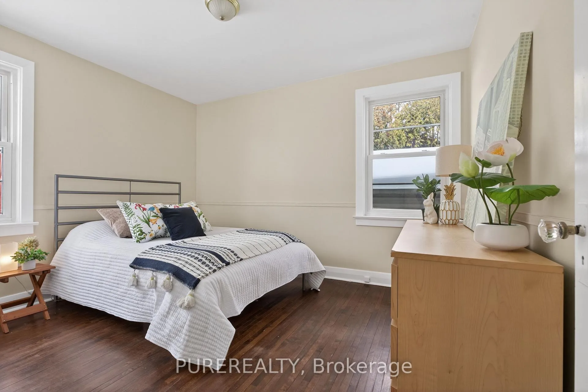 Photo 11 of 2067 Maplewood Drive, Burlington, Brant — HOMEH
