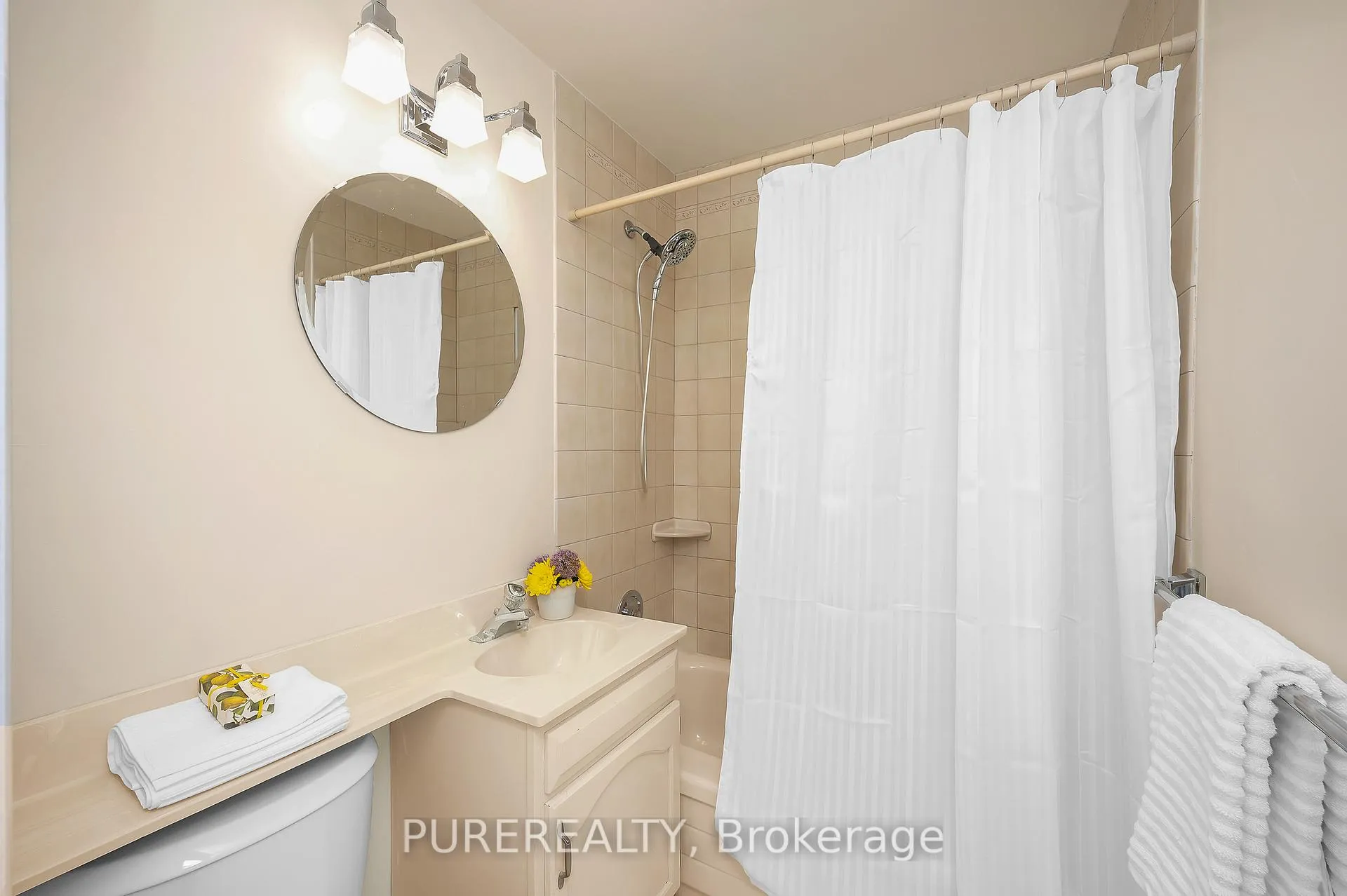 Photo 15 of 2067 Maplewood Drive, Burlington, Brant — HOMEH