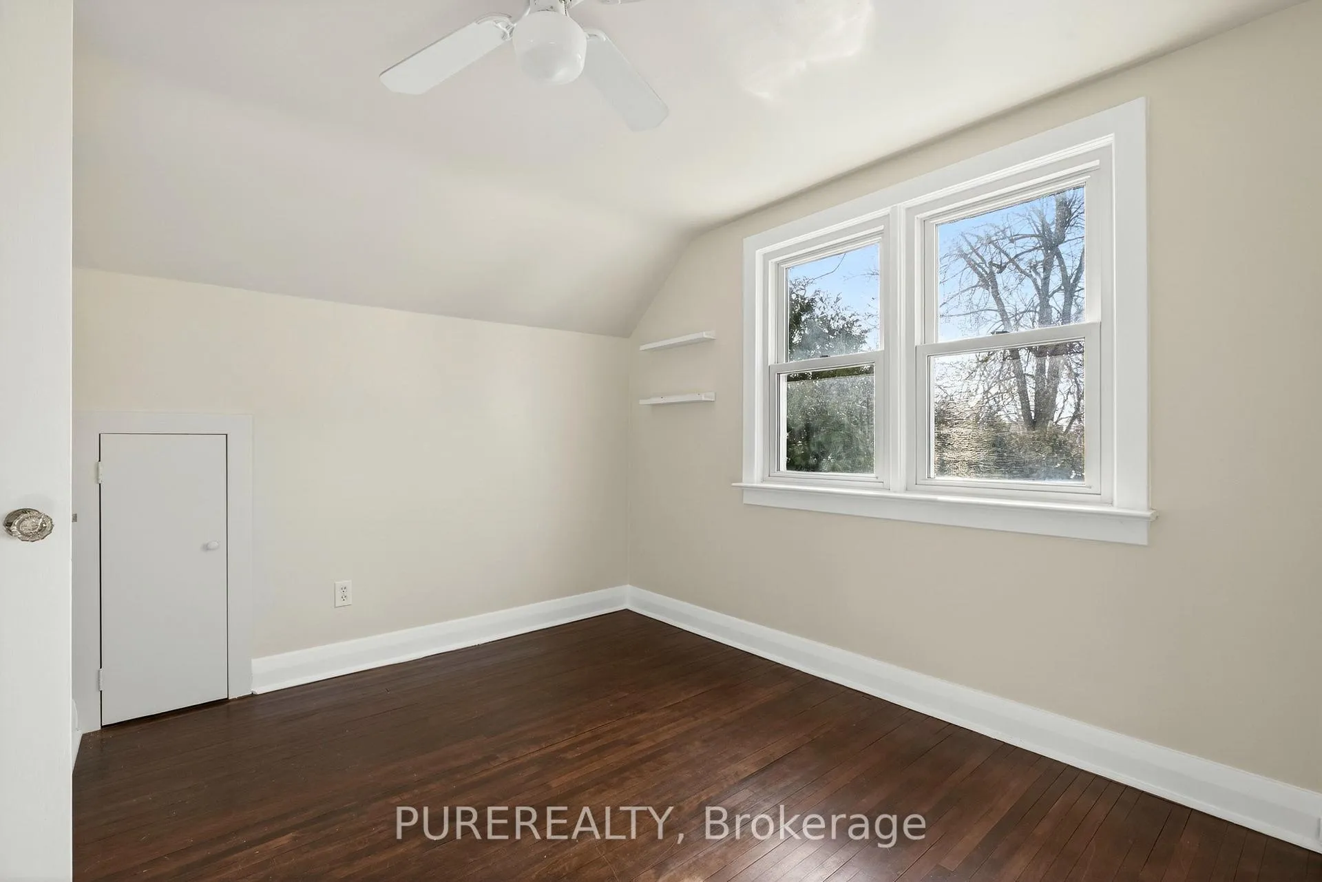 Photo 20 of 2067 Maplewood Drive, Burlington, Brant — HOMEH
