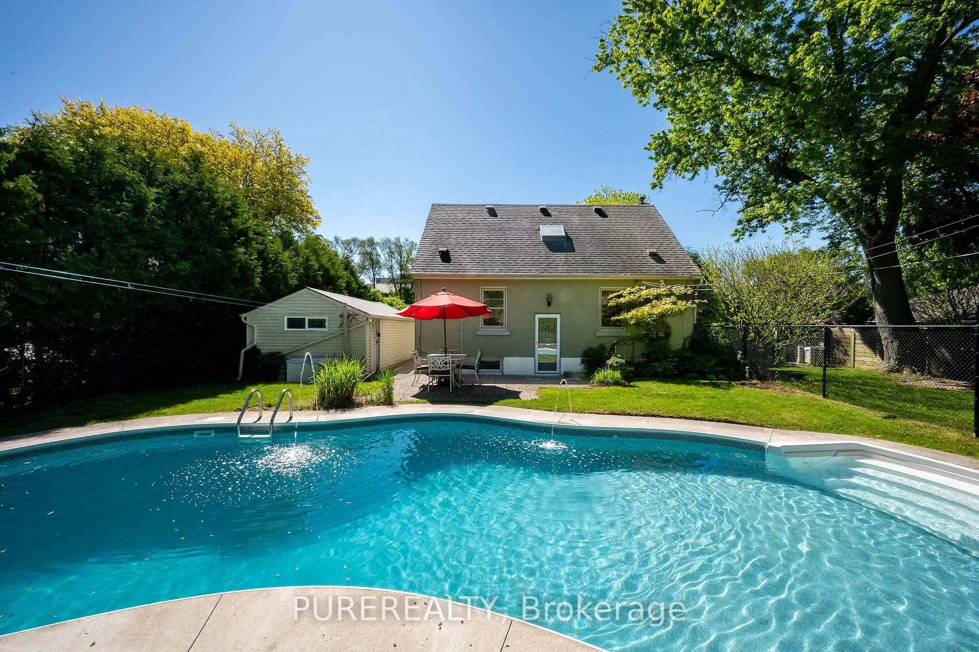 Photo 33 of 2067 Maplewood Drive, Burlington, Brant — HOMEH