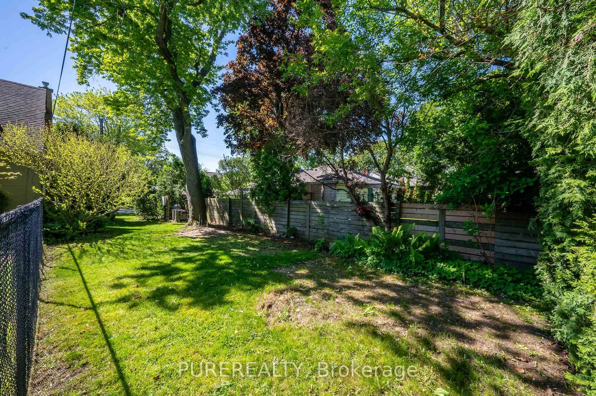 Photo 35 of 2067 Maplewood Drive, Burlington, Brant — HOMEH