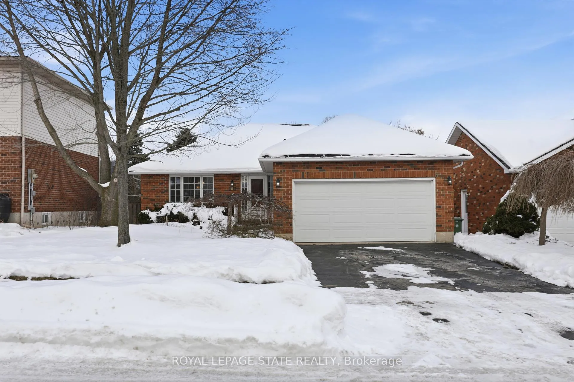 Photo 1 of 5 Linington Trail, Hamilton, Dundas — HOMEH
