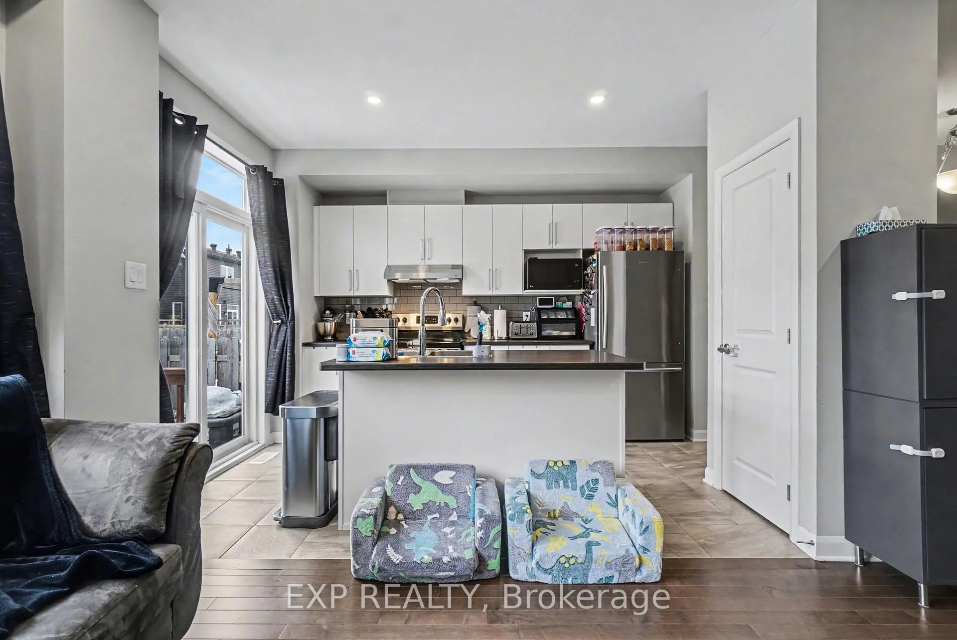 Photo 5 of 155 Gardenpost Terrace, Ottawa, Avalon West — HOMEH