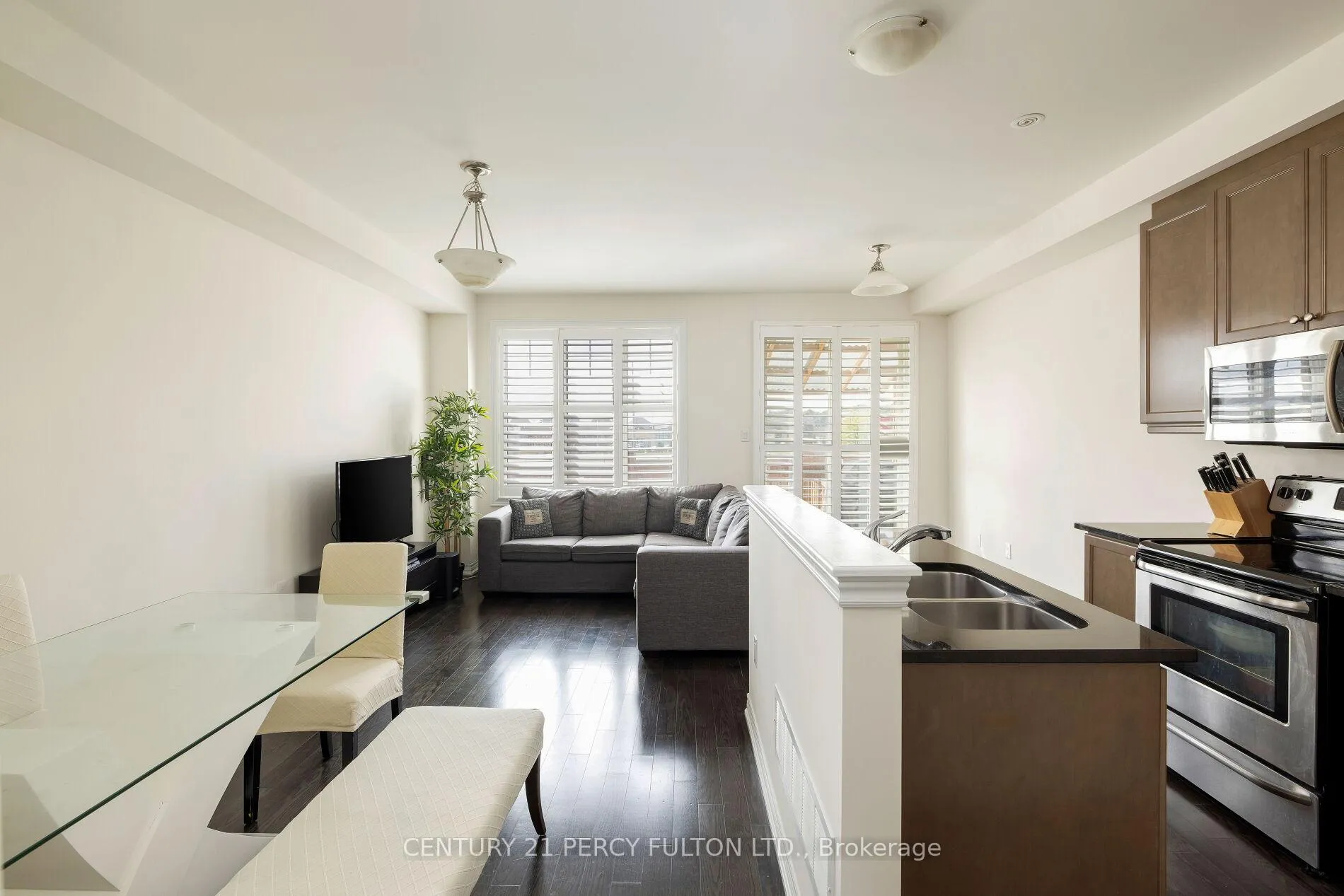 Photo 8 of 202 Sky Harbour Drive, Brampton, Bram West — HOMEH