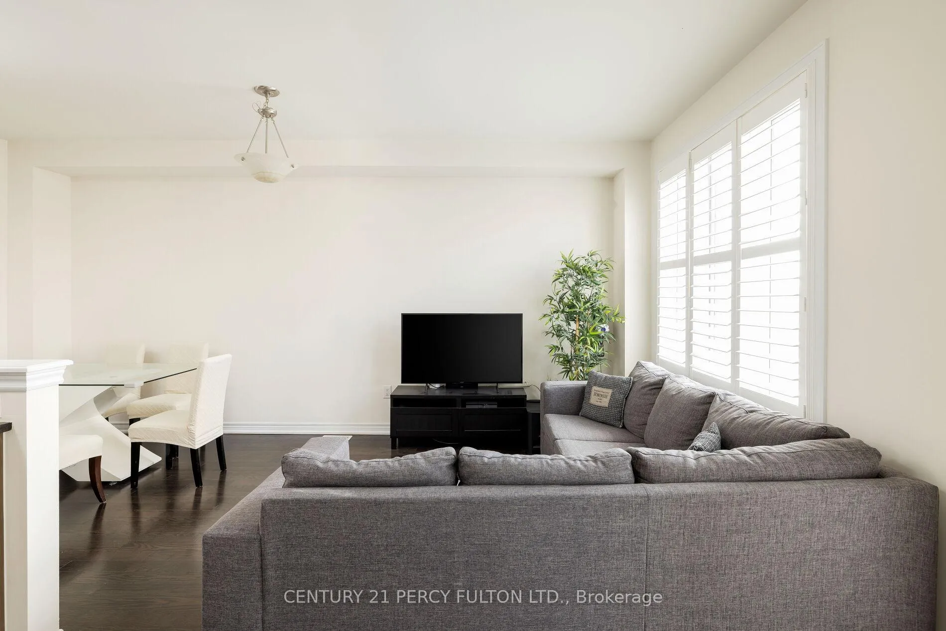Photo 10 of 202 Sky Harbour Drive, Brampton, Bram West — HOMEH