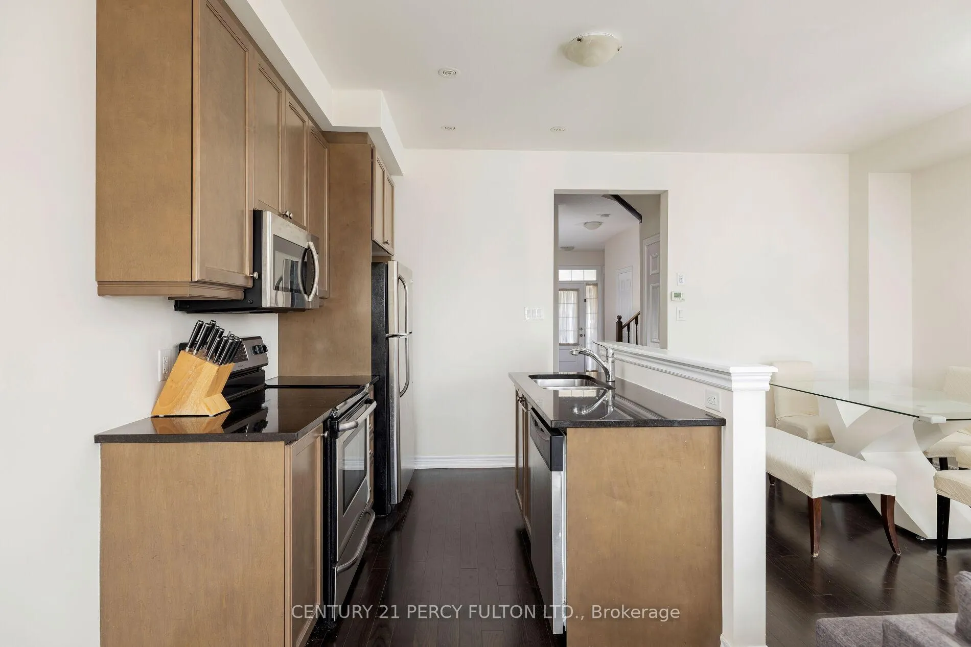 Photo 15 of 202 Sky Harbour Drive, Brampton, Bram West — HOMEH